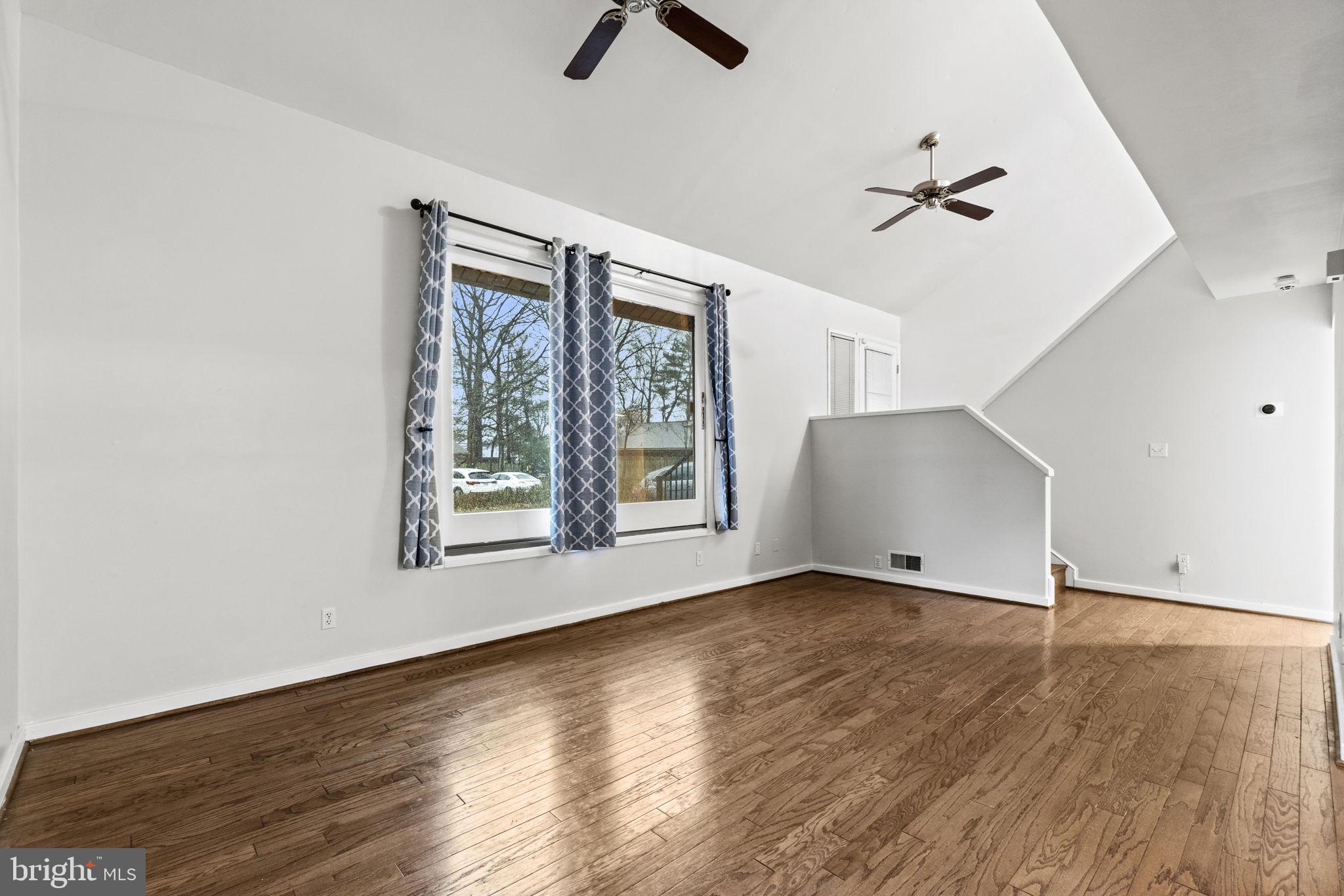 STONEYBROOKE - Residential Lease