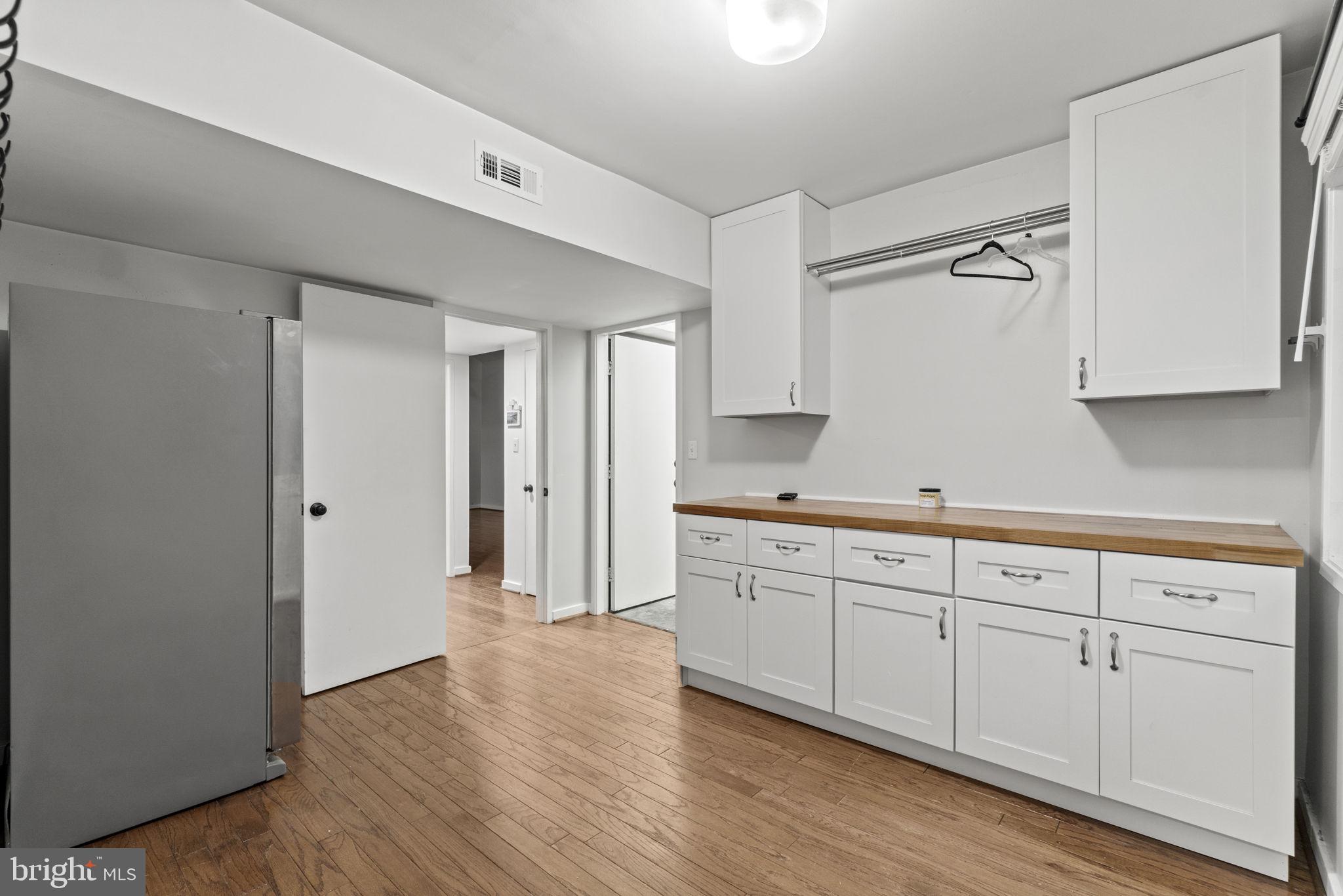 STONEYBROOKE - Residential Lease