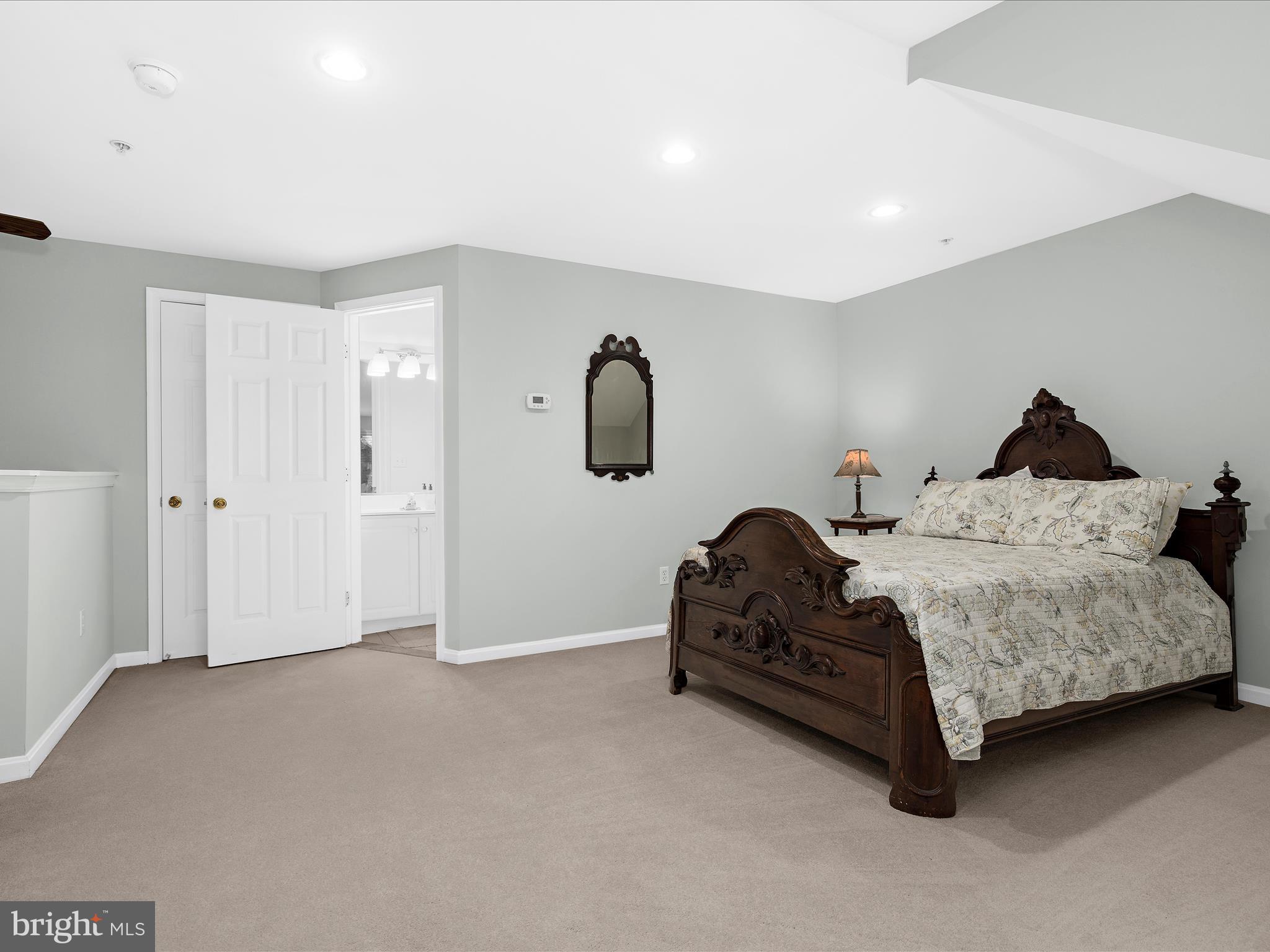 WATERS EDGE - Residential