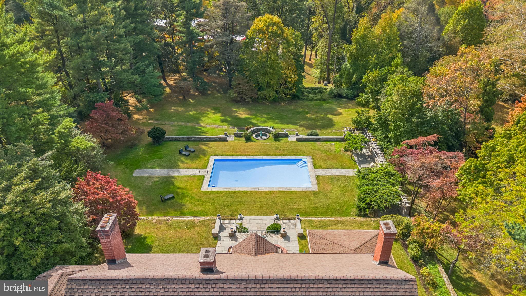 CHESTNUT HILL - Residential