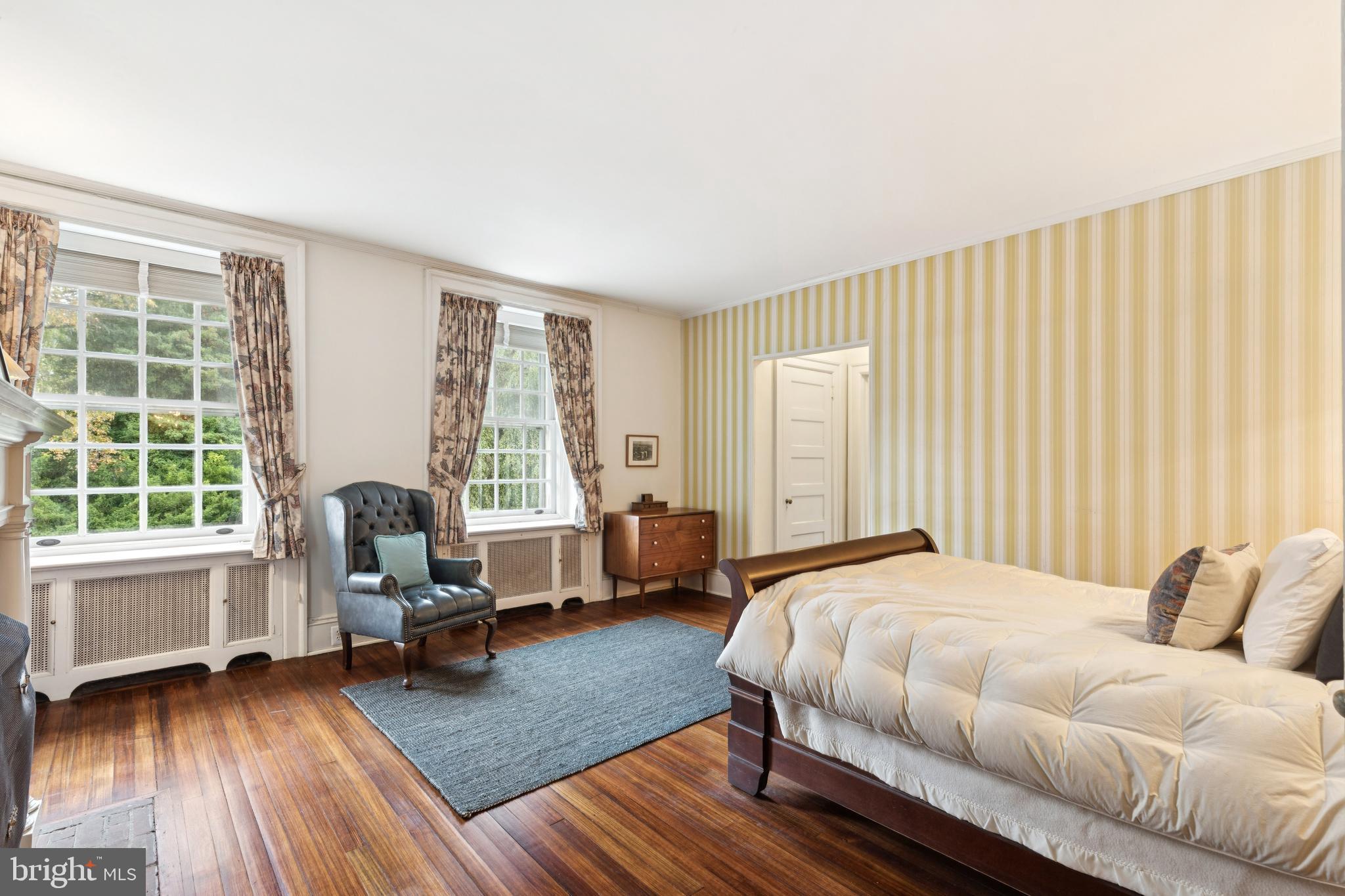 CHESTNUT HILL - Residential