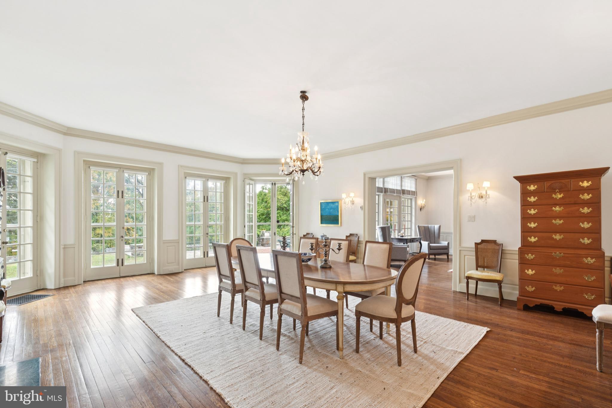 CHESTNUT HILL - Residential