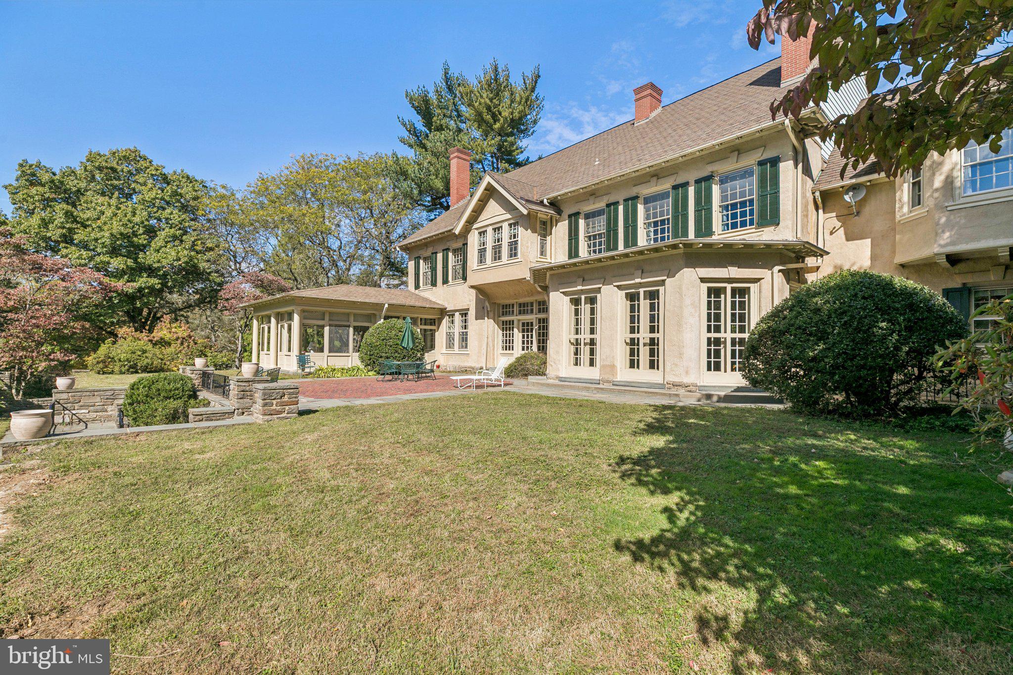 CHESTNUT HILL - Residential