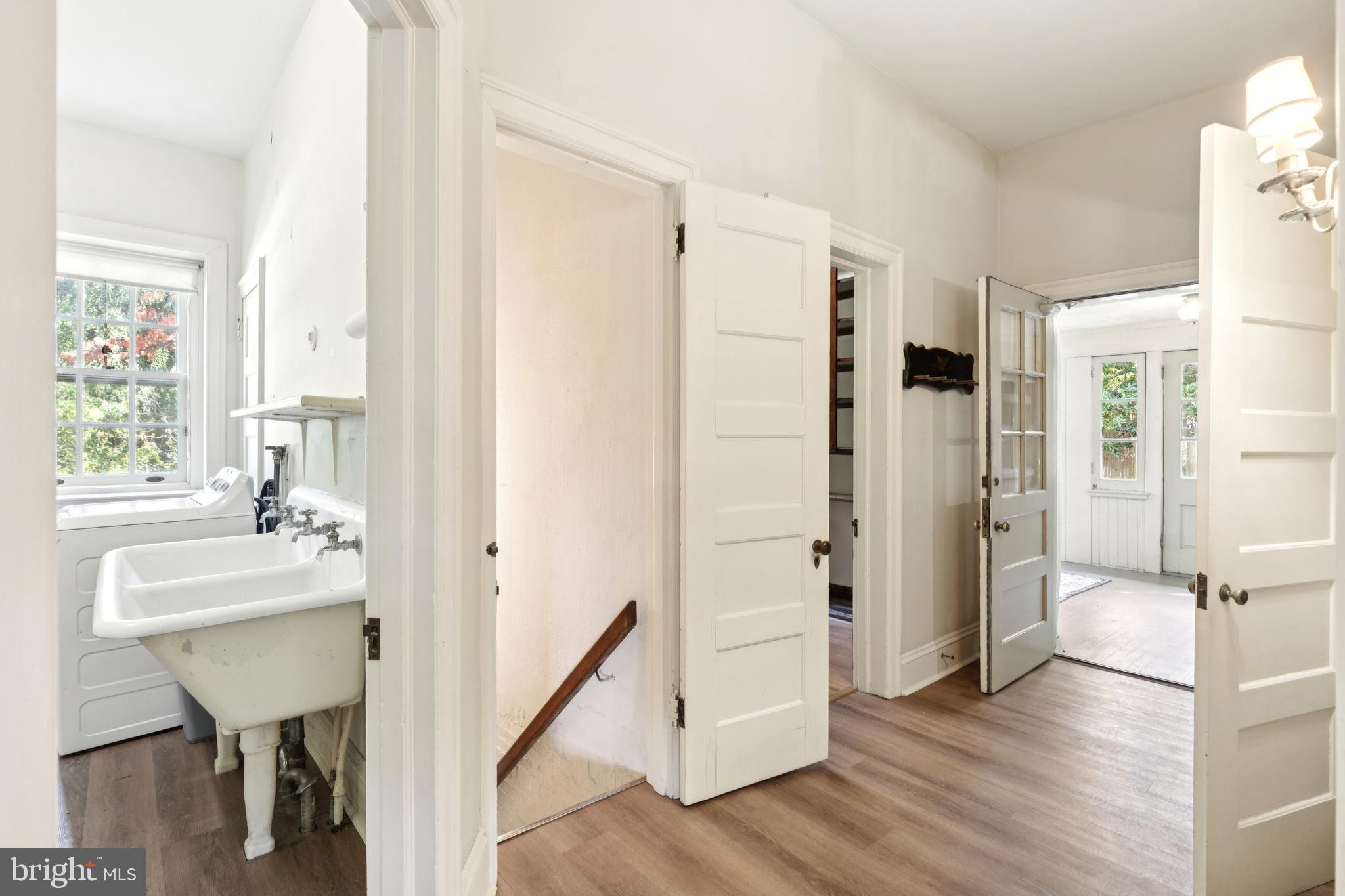 CHESTNUT HILL - Residential