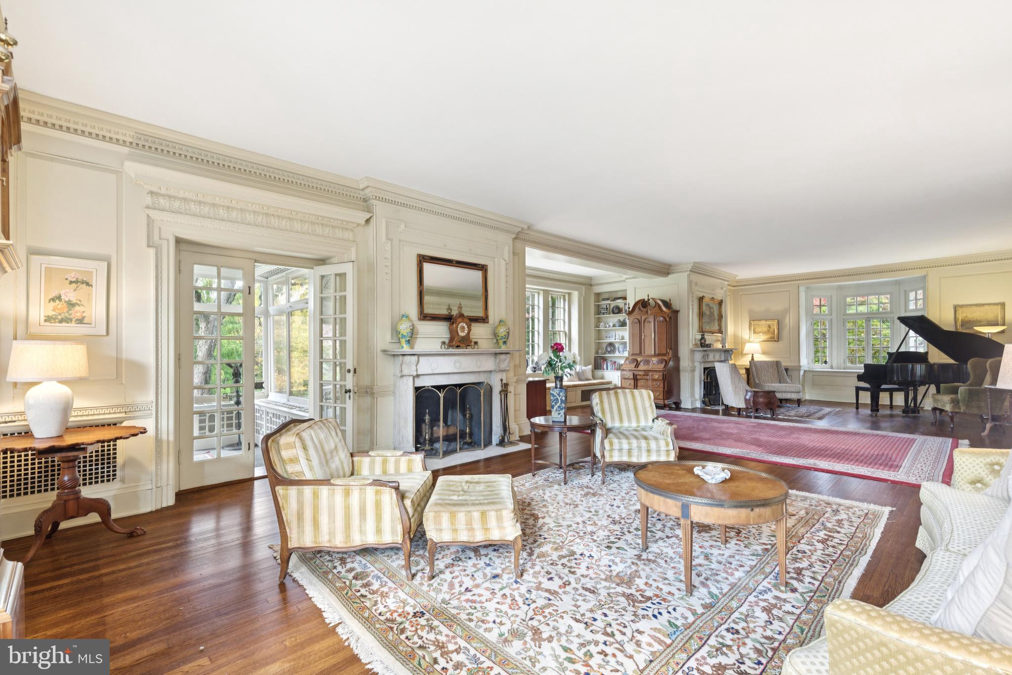 CHESTNUT HILL - Residential