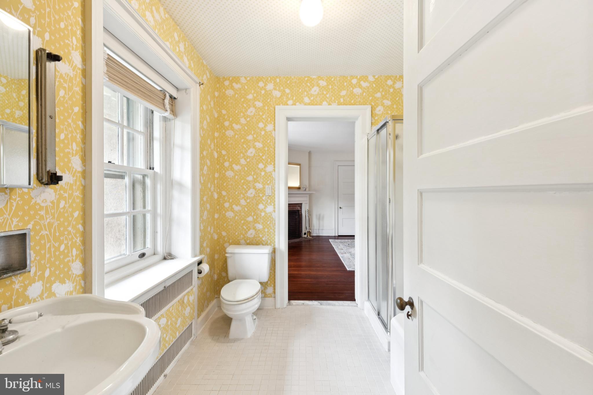 CHESTNUT HILL - Residential