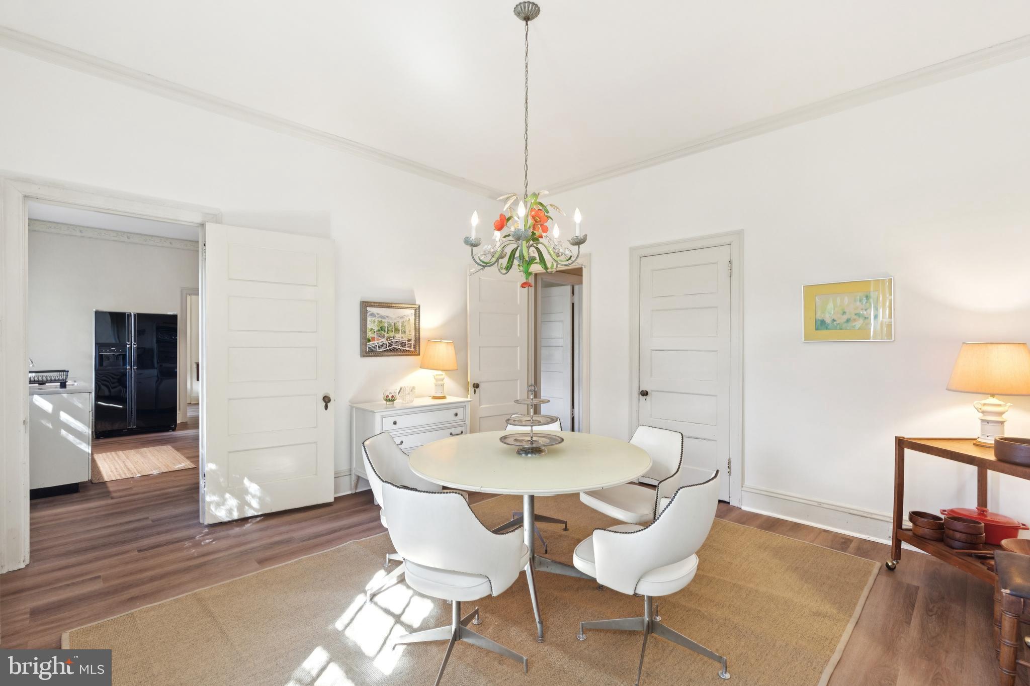 CHESTNUT HILL - Residential