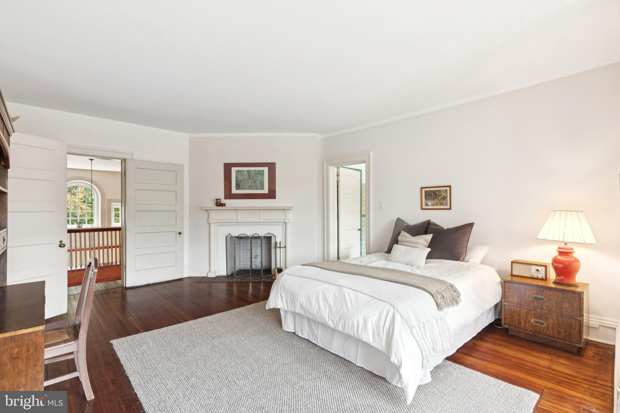 CHESTNUT HILL - Residential