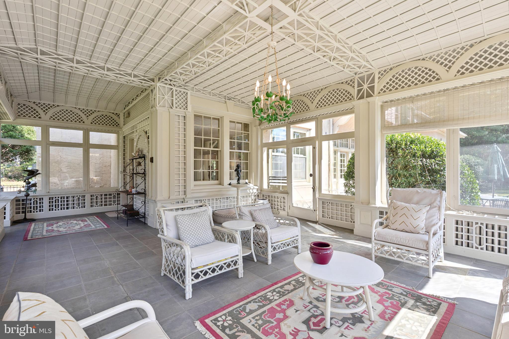 CHESTNUT HILL - Residential