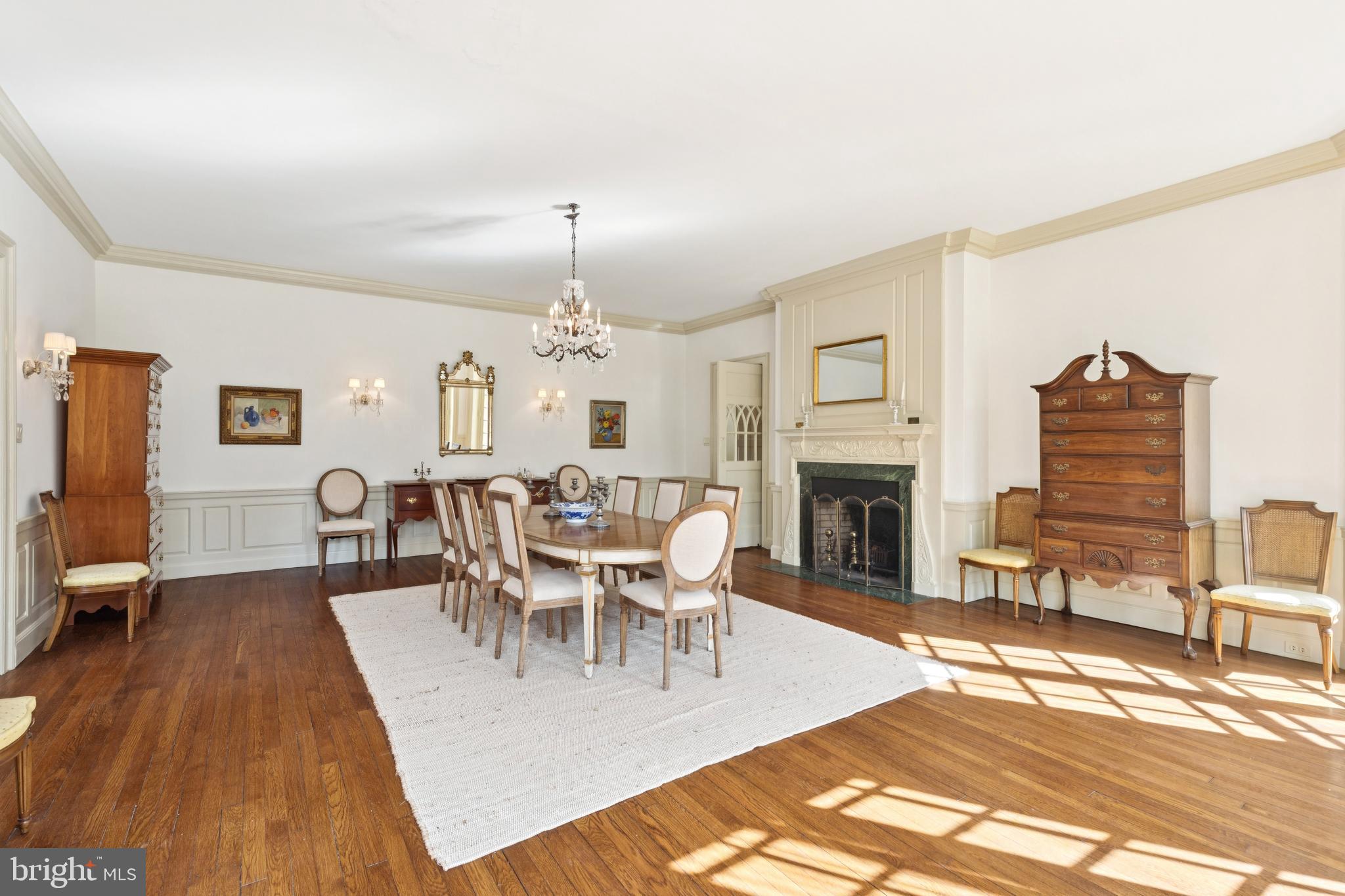 CHESTNUT HILL - Residential