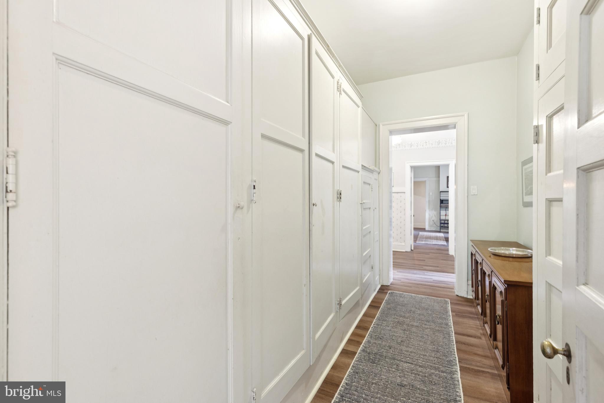 CHESTNUT HILL - Residential