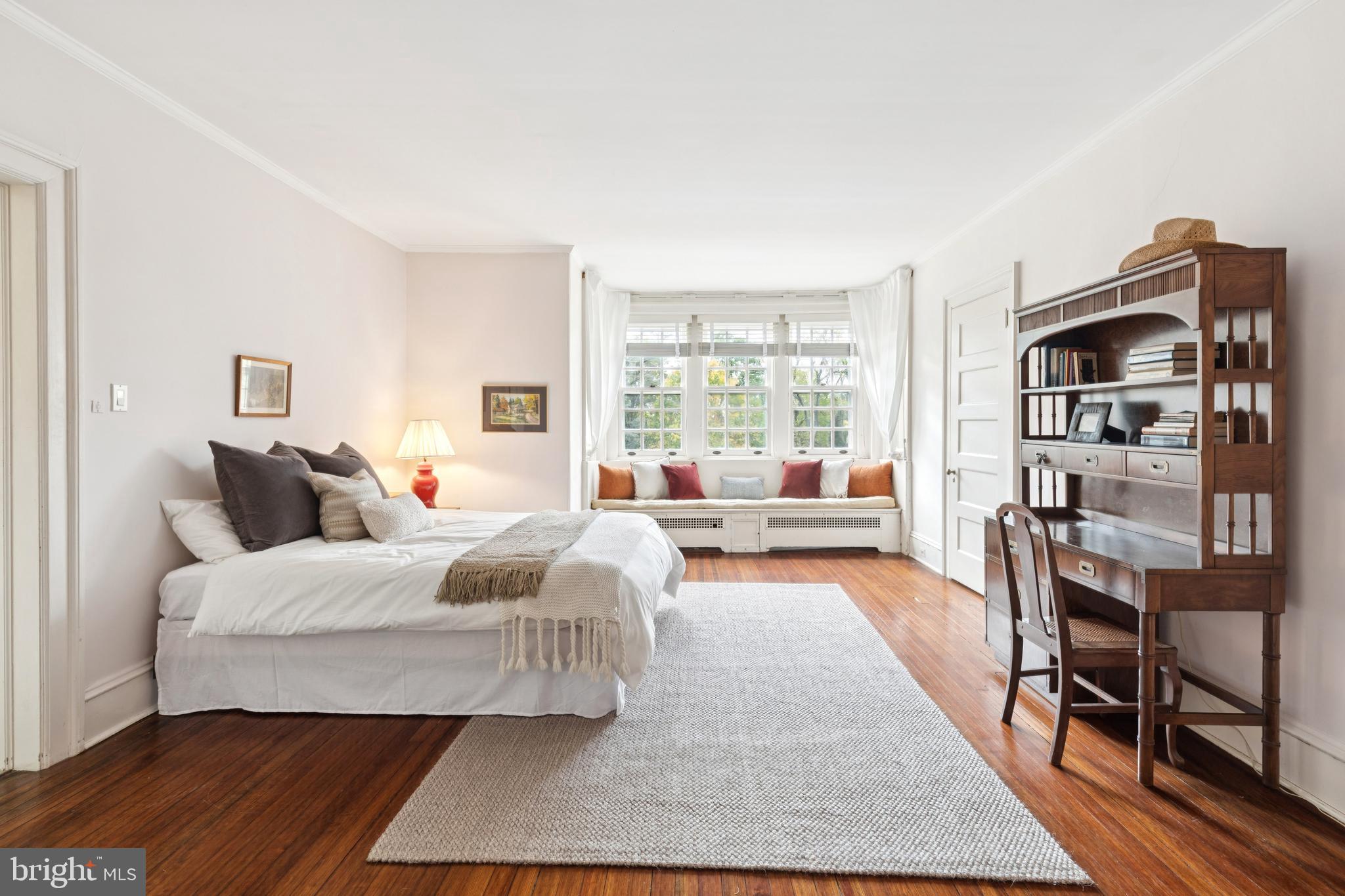 CHESTNUT HILL - Residential