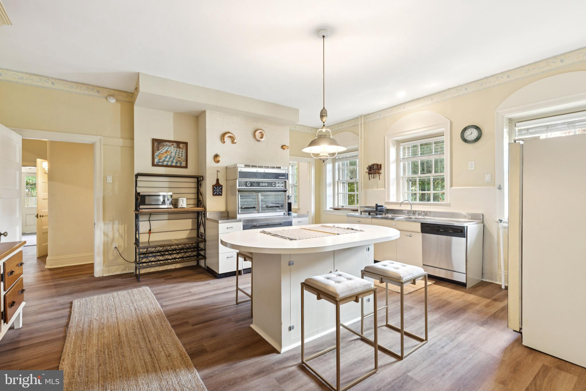 CHESTNUT HILL - Residential