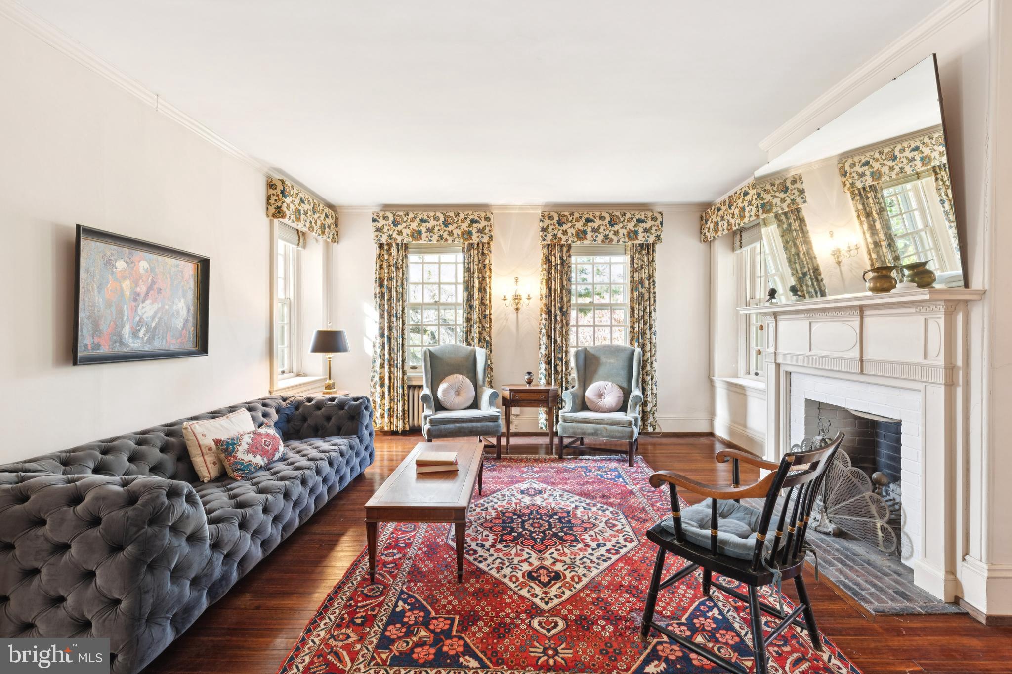 CHESTNUT HILL - Residential