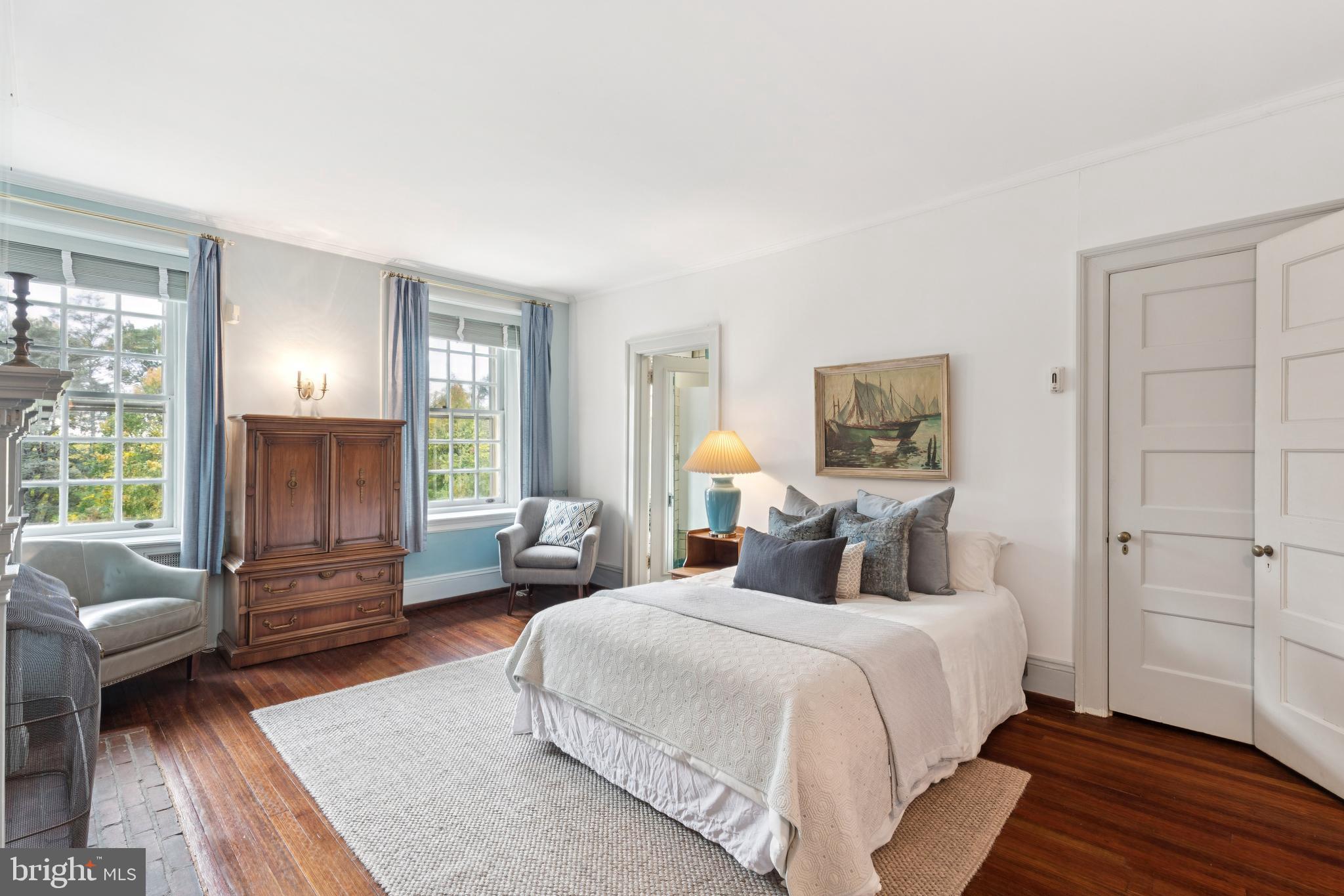 CHESTNUT HILL - Residential