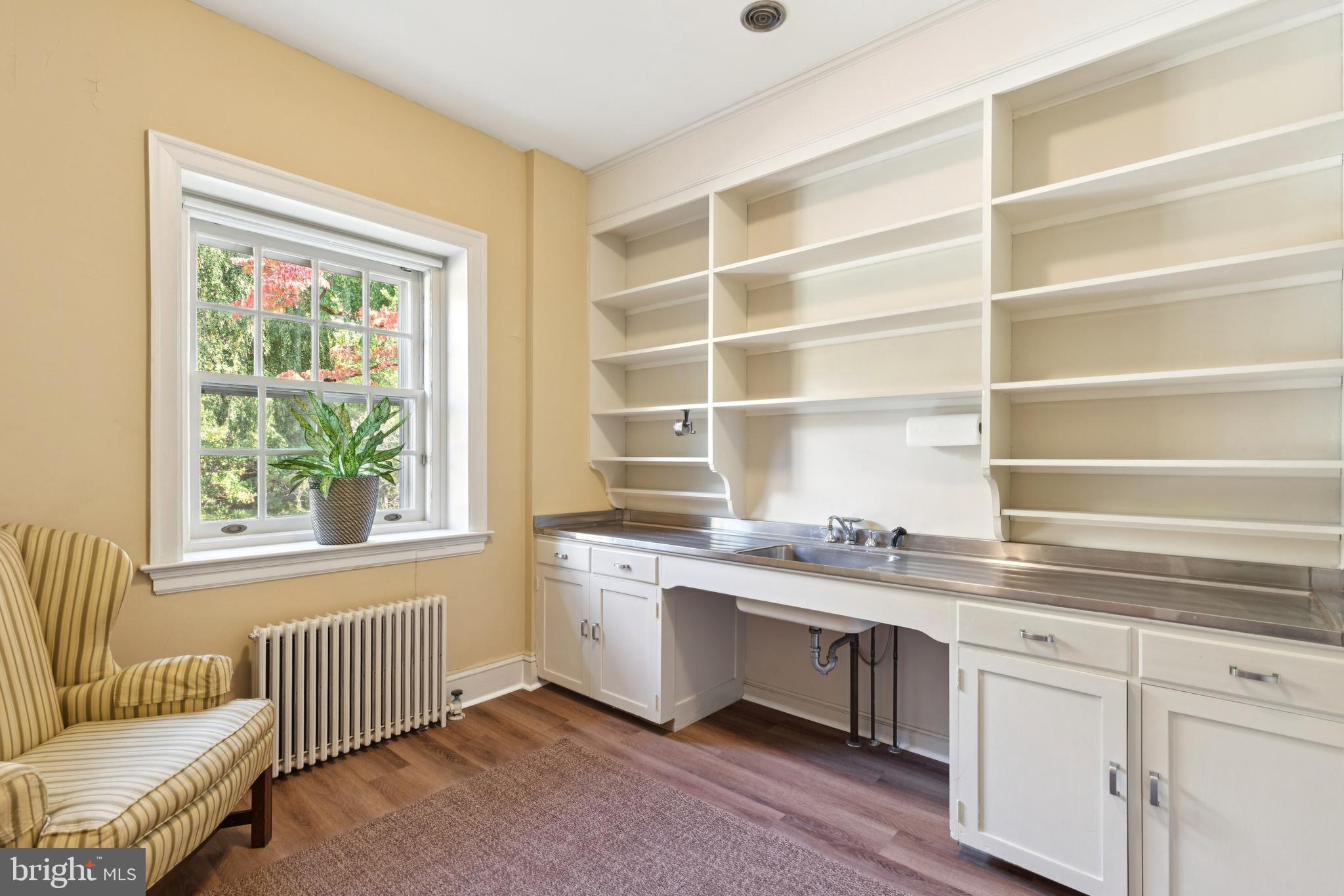 CHESTNUT HILL - Residential