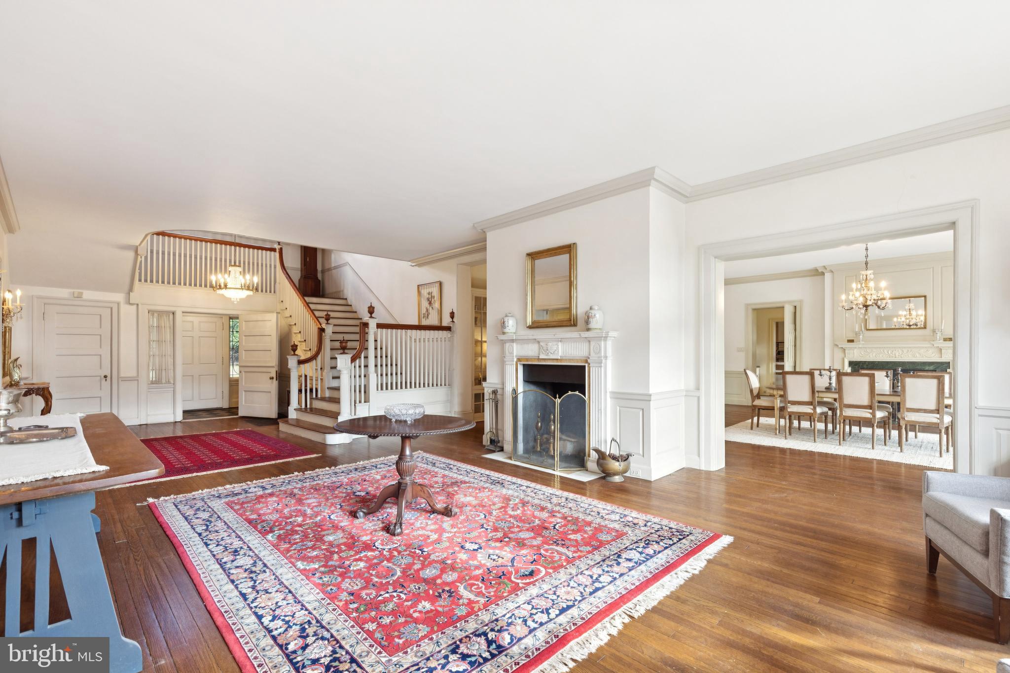 CHESTNUT HILL - Residential