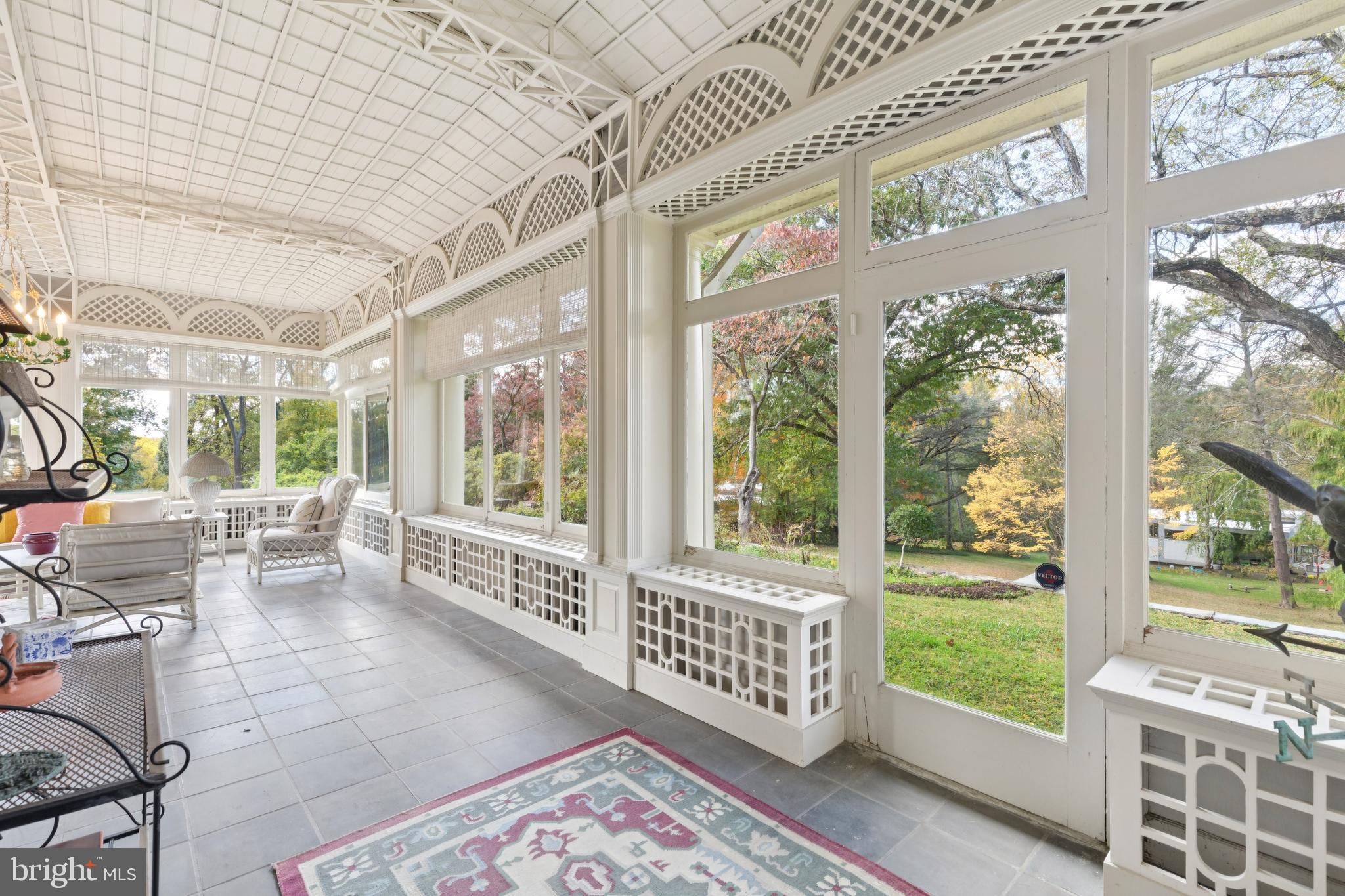 CHESTNUT HILL - Residential