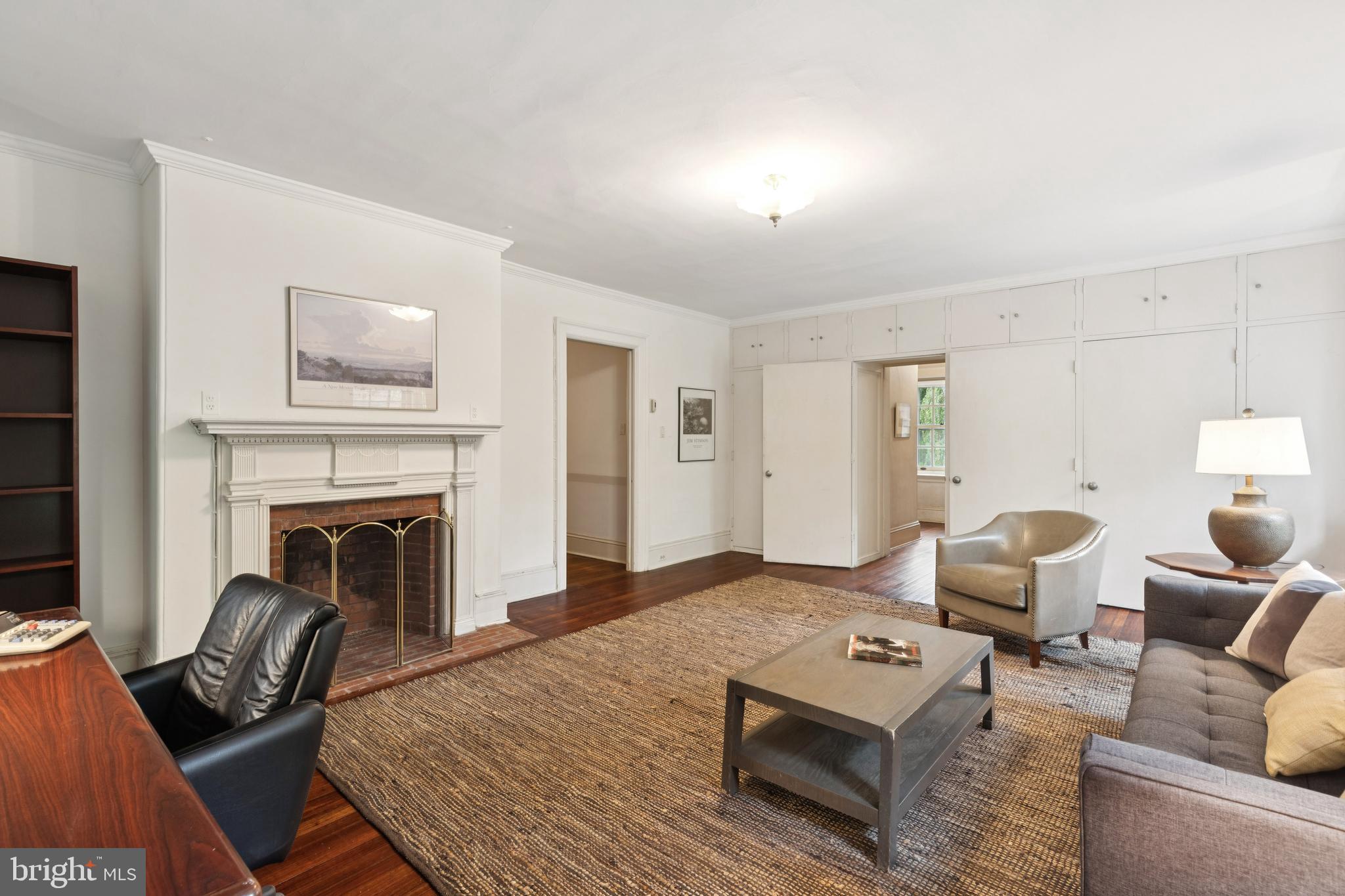 CHESTNUT HILL - Residential