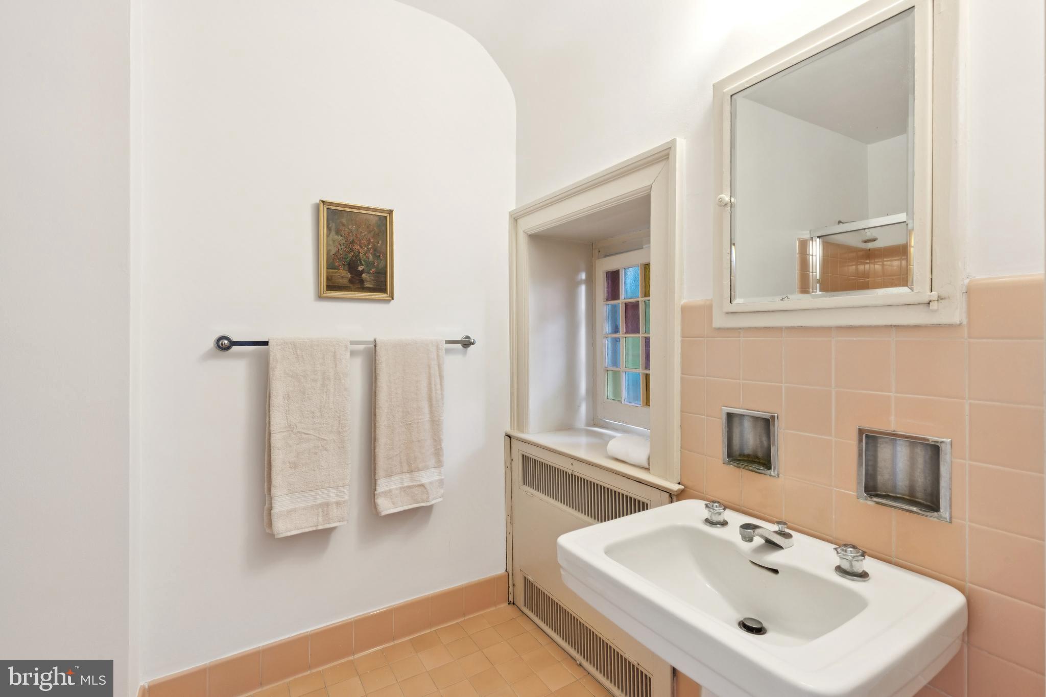 CHESTNUT HILL - Residential