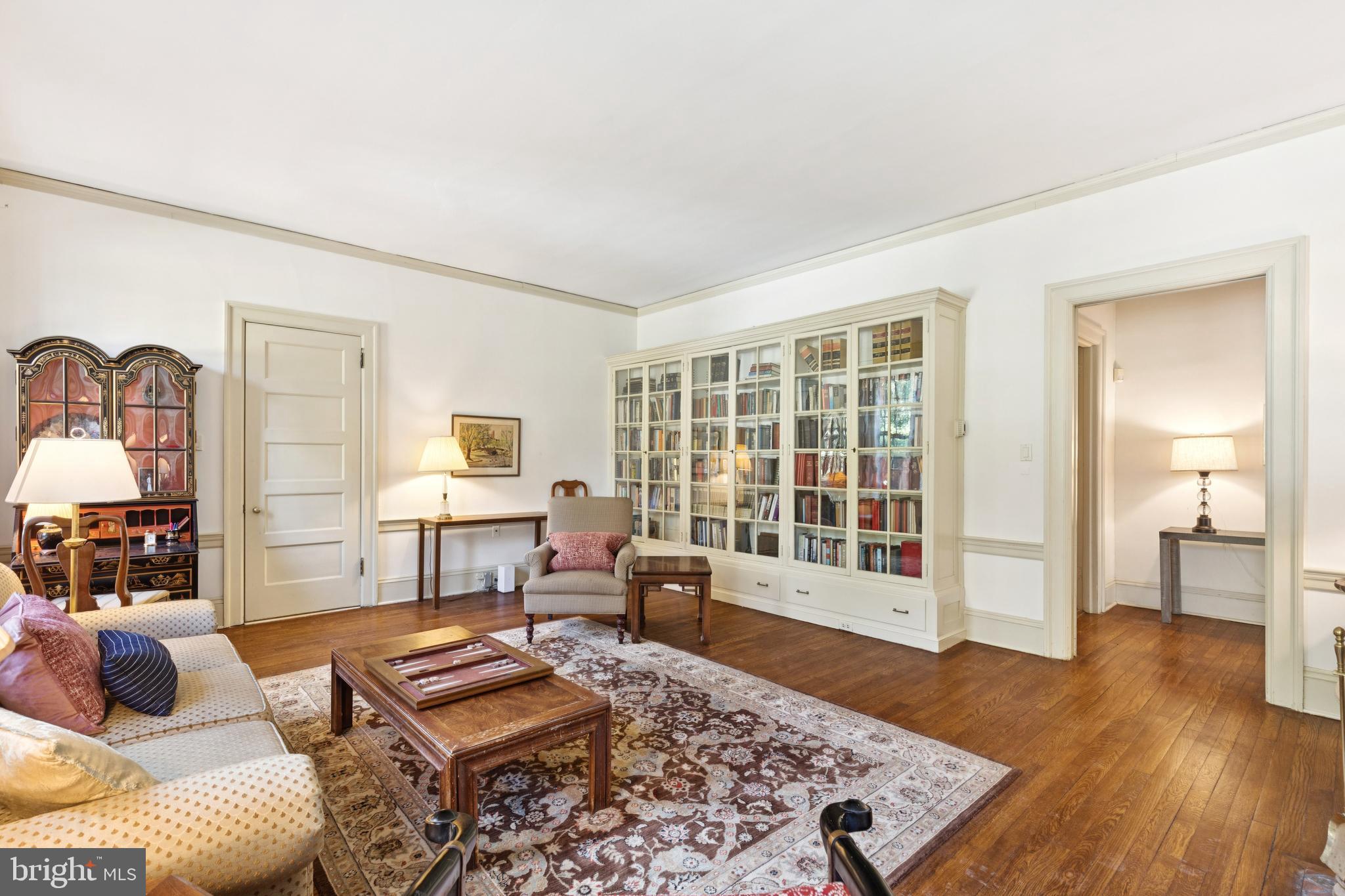 CHESTNUT HILL - Residential