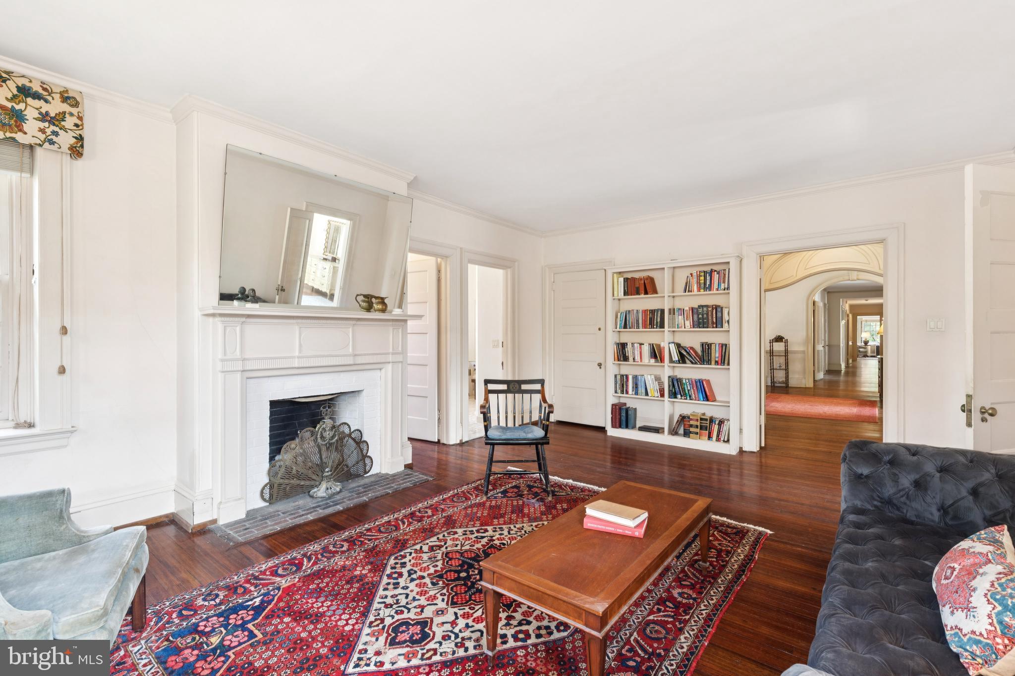 CHESTNUT HILL - Residential