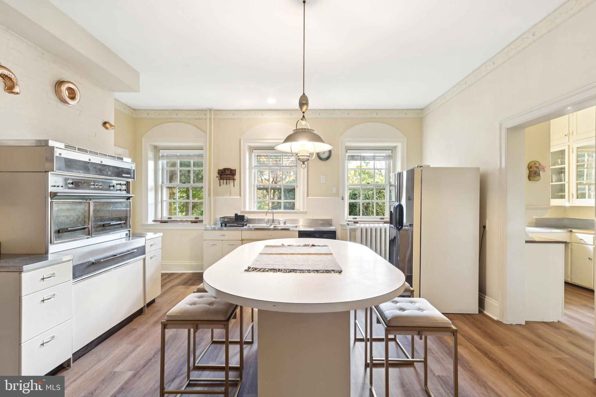 CHESTNUT HILL - Residential