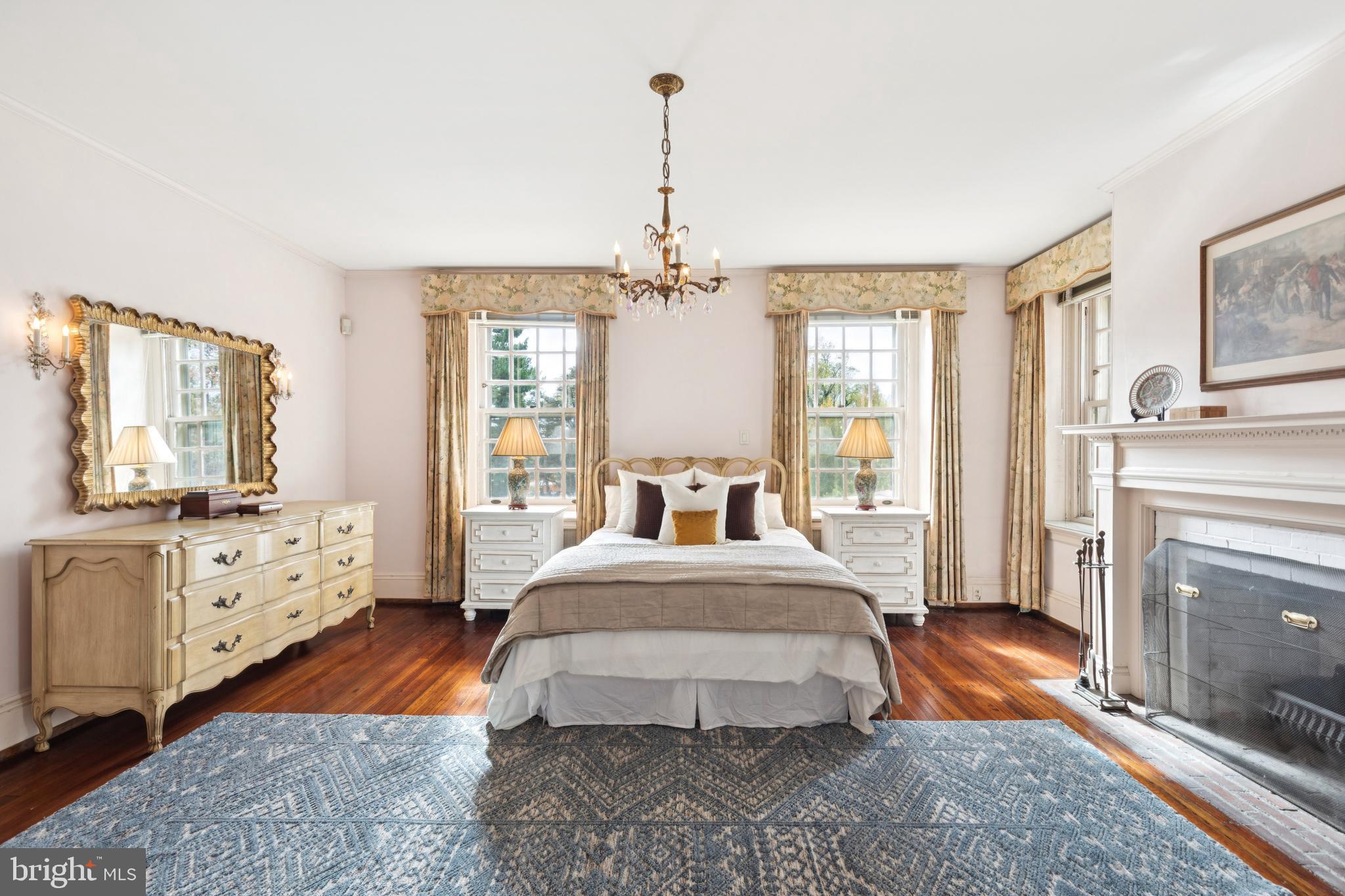 CHESTNUT HILL - Residential