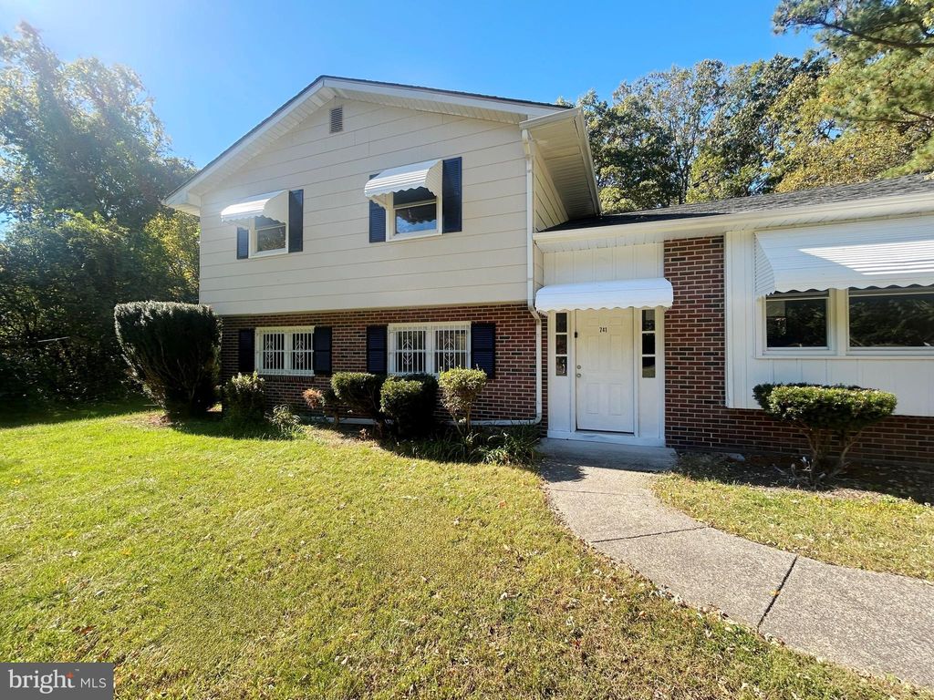 Photo of 741 N Tuckahoe Road, WILLIAMSTOWN, NJ 08094 (MLS # NJGL2065878)