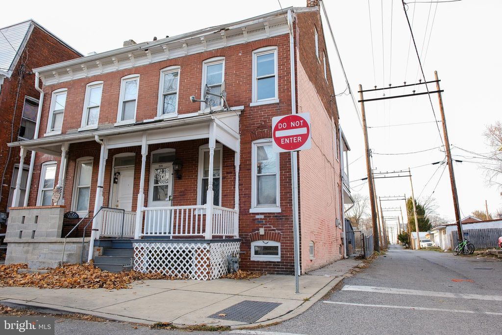 Photo of 225 W Front Street, YORK, PA 17404 (MLS # PAYK2091516)