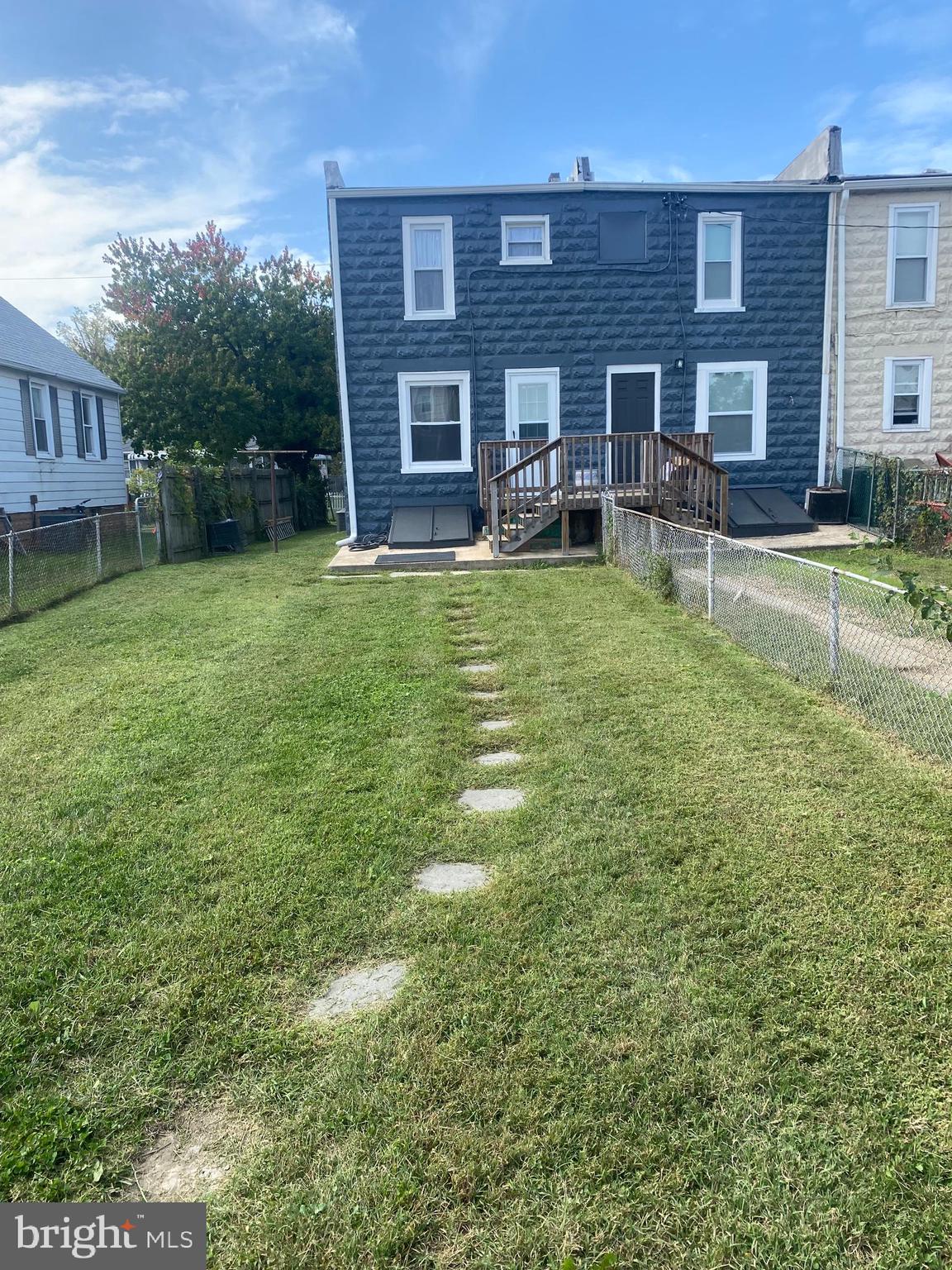 EDGEMERE - Residential Lease