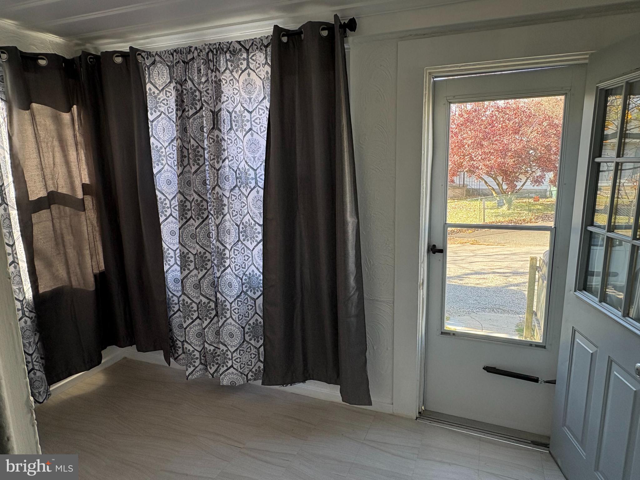 EDGEMERE - Residential Lease