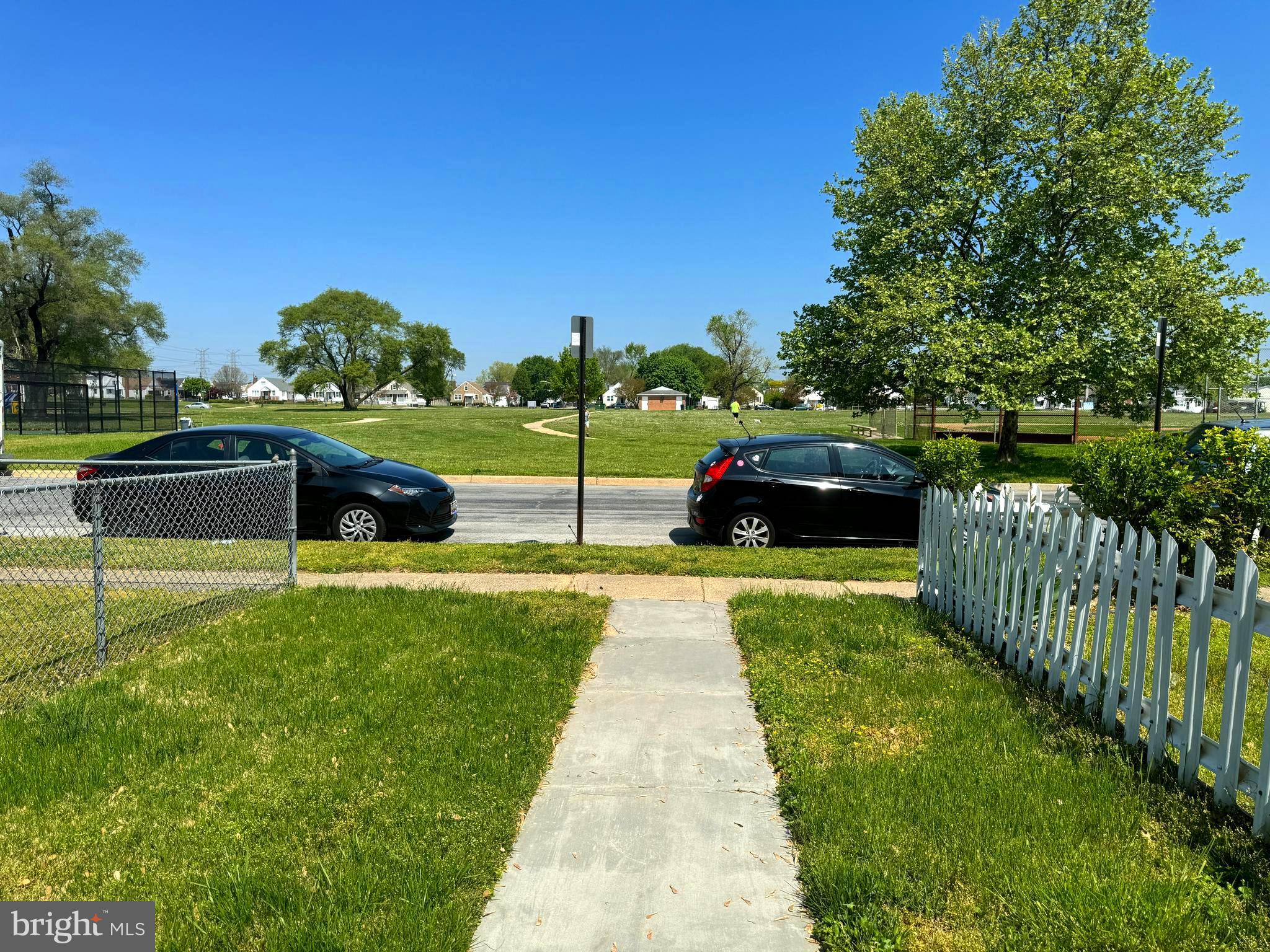423 OAKWOOD ROAD