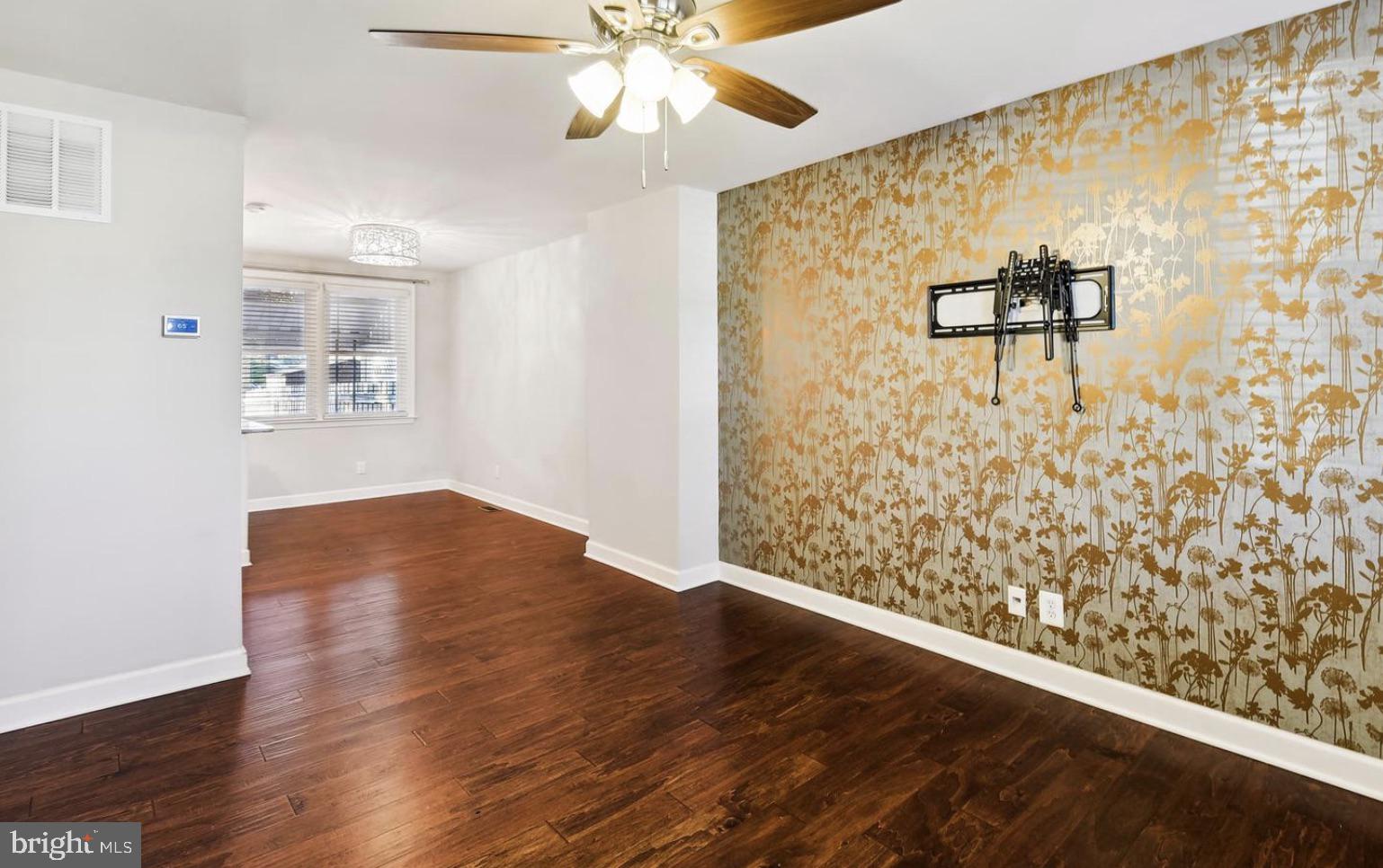 423 OAKWOOD ROAD