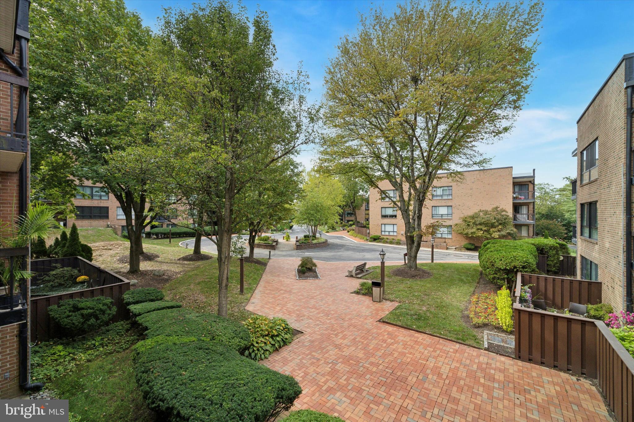 HILL HOUSE - Residential