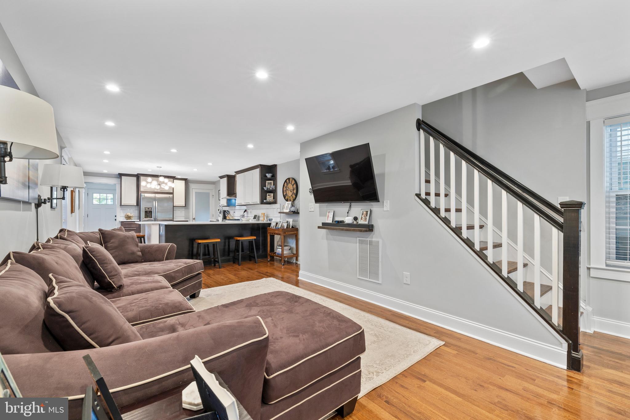 ROLAND PARK - Residential