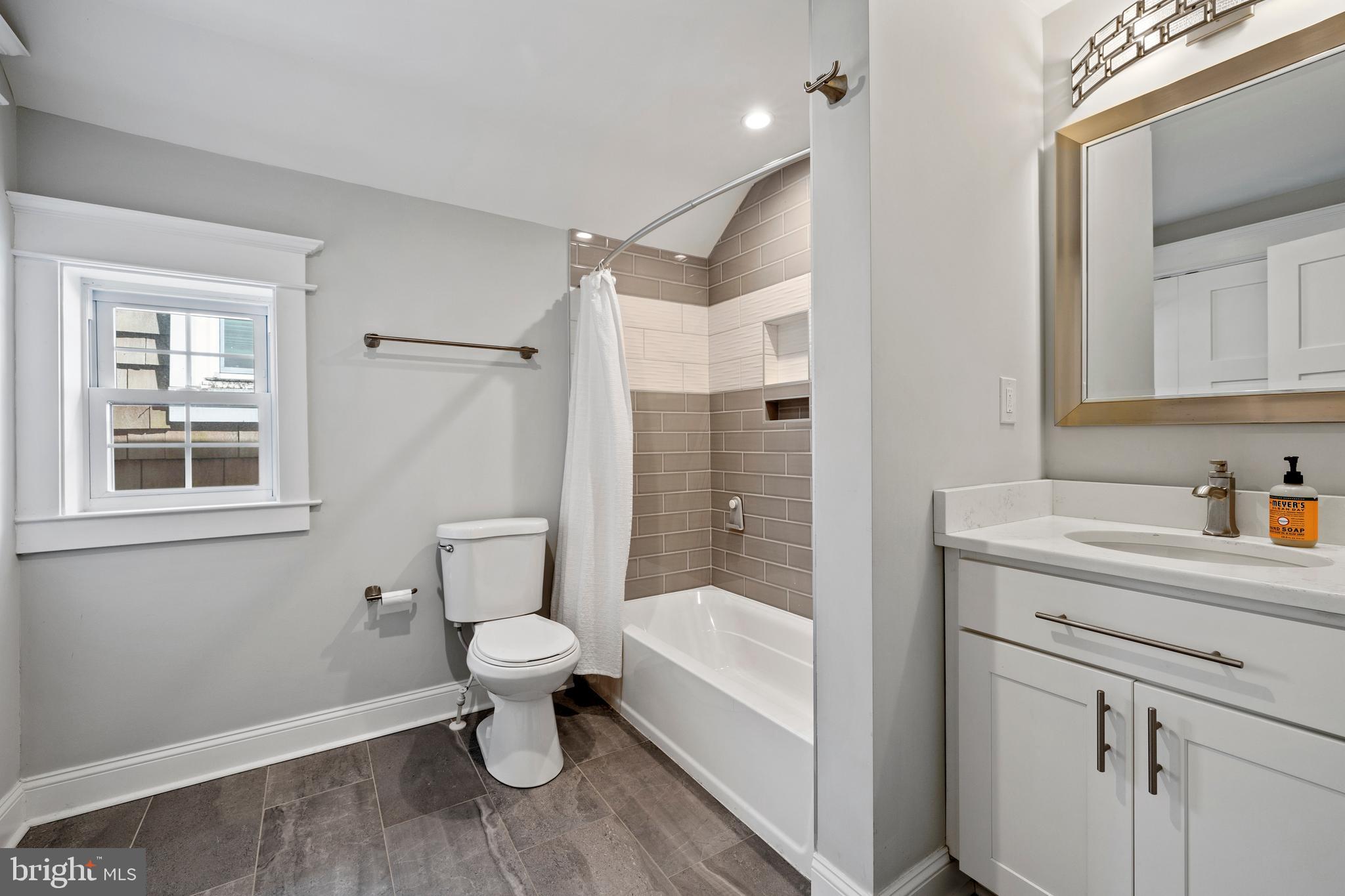 ROLAND PARK - Residential