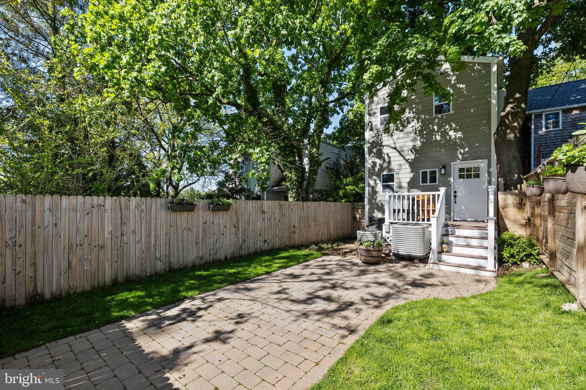 ROLAND PARK - Residential