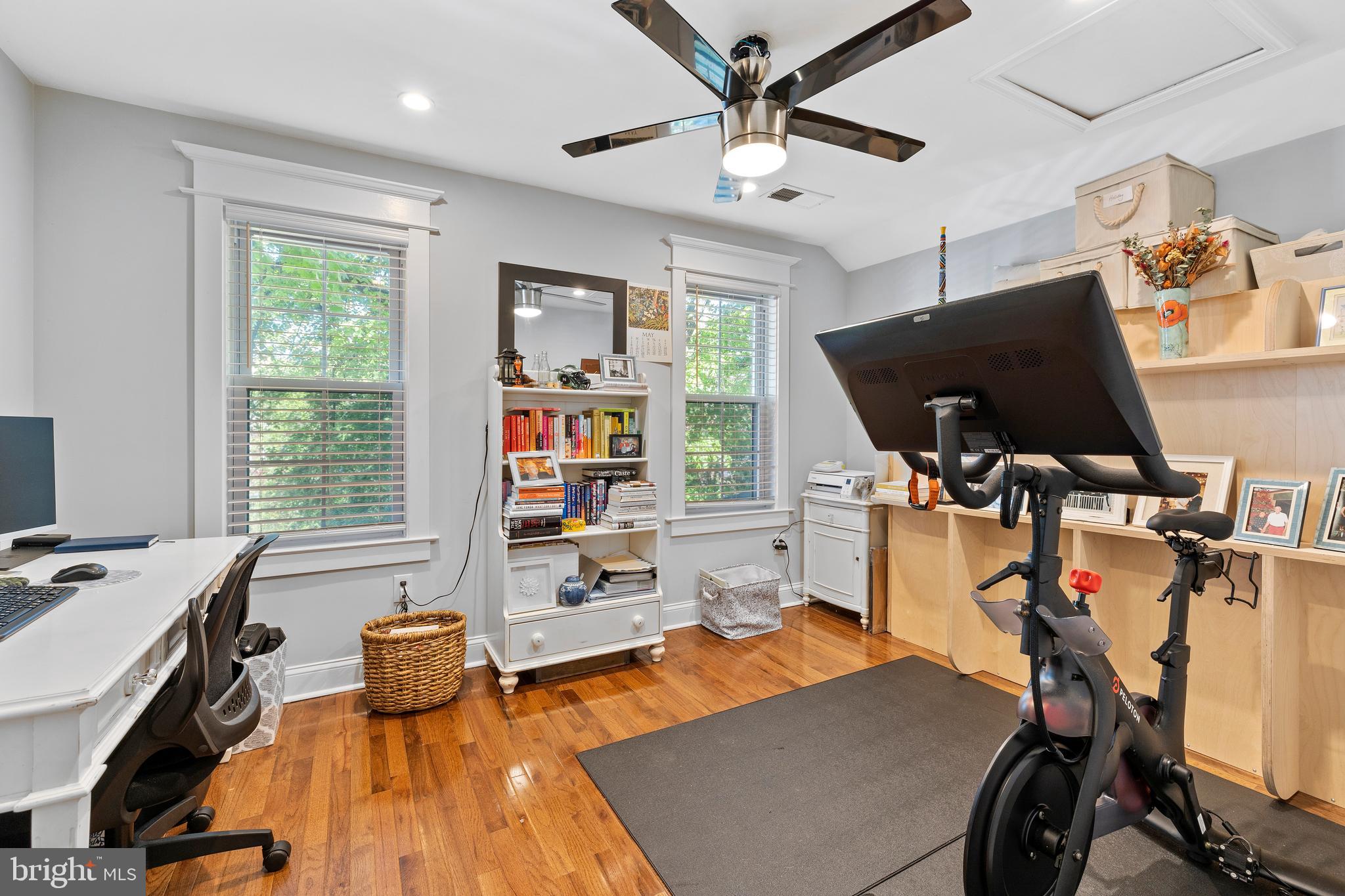 ROLAND PARK - Residential