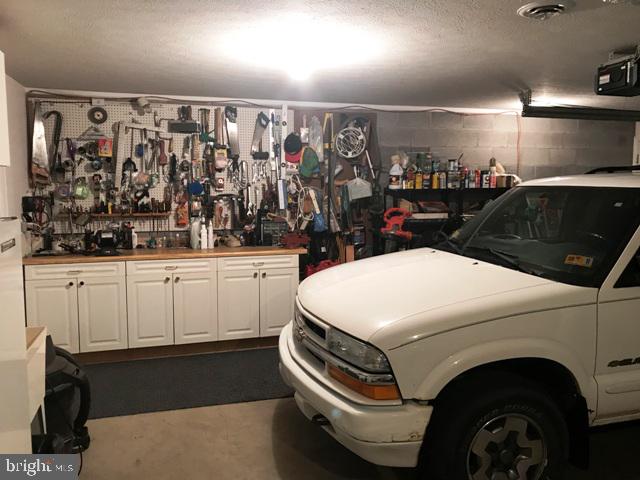 SHERWOOD ACRES - Residential