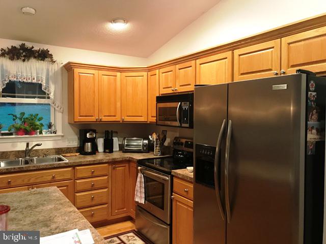 SHERWOOD ACRES - Residential