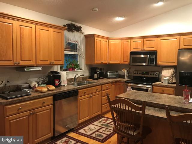 SHERWOOD ACRES - Residential