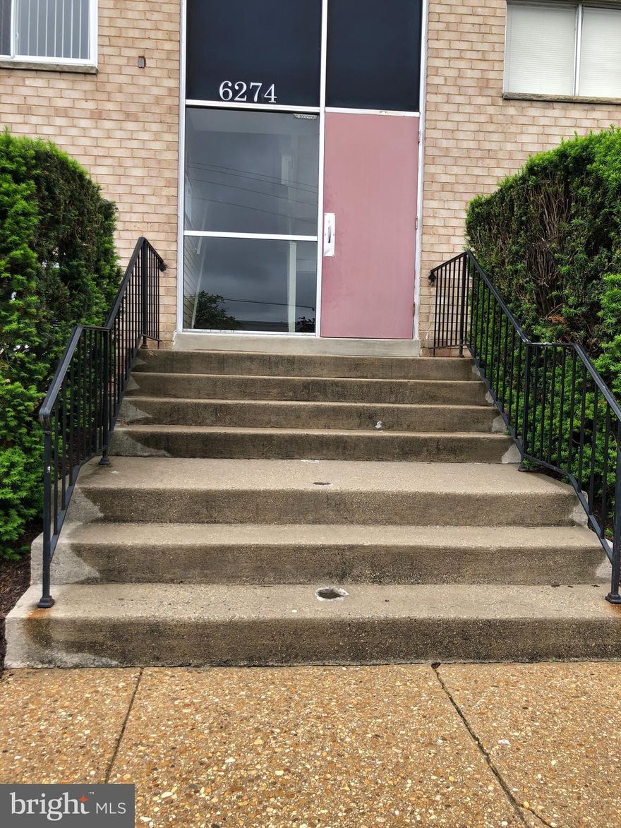 Renovated garden - style condo.  New windows, new siding glass door, hardwood floors thru out.  Updated kitchen with new cabinets, new counter tops, new kitchen floor.  New dishwasher, garbage disposal, refrigerator, microwave.   Completed renovated bathroom.  Plenty of closet space.