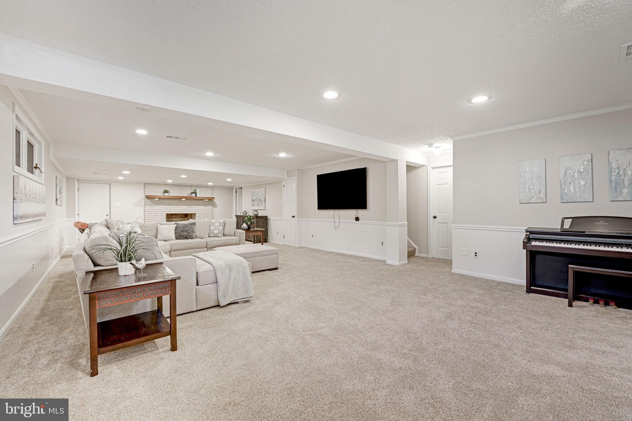 MONTOUR HEIGHTS - Residential