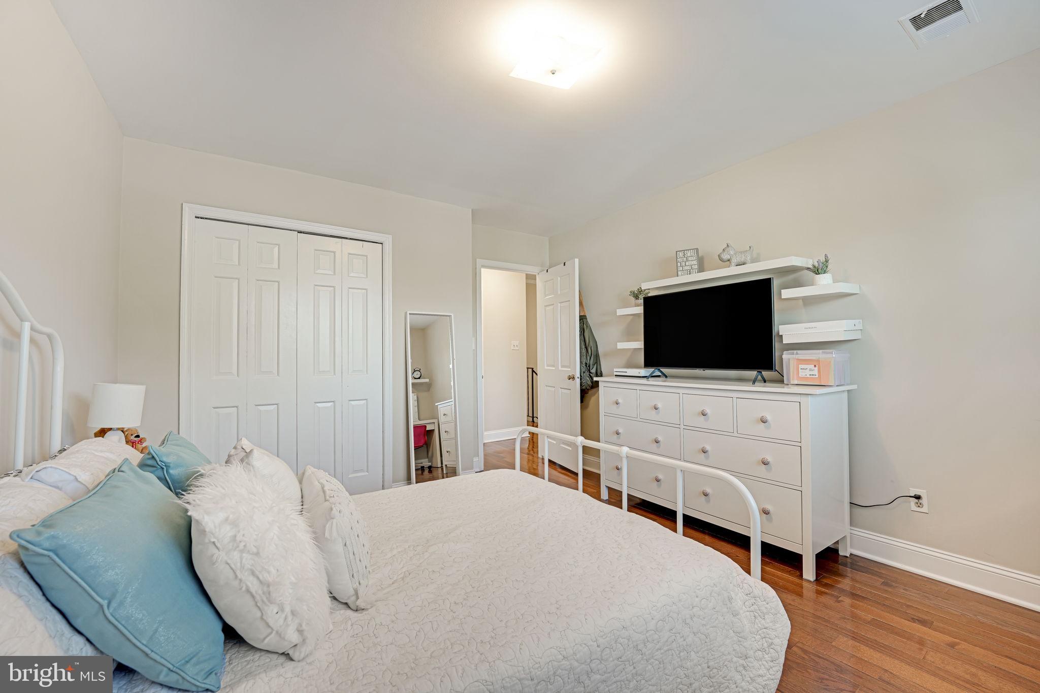 MONTOUR HEIGHTS - Residential