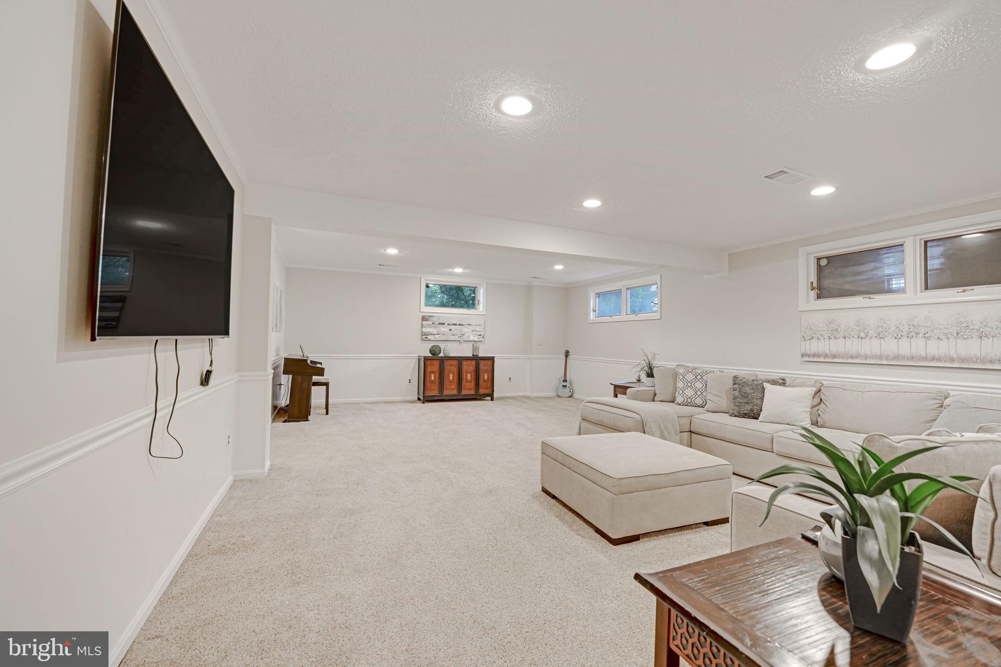 MONTOUR HEIGHTS - Residential