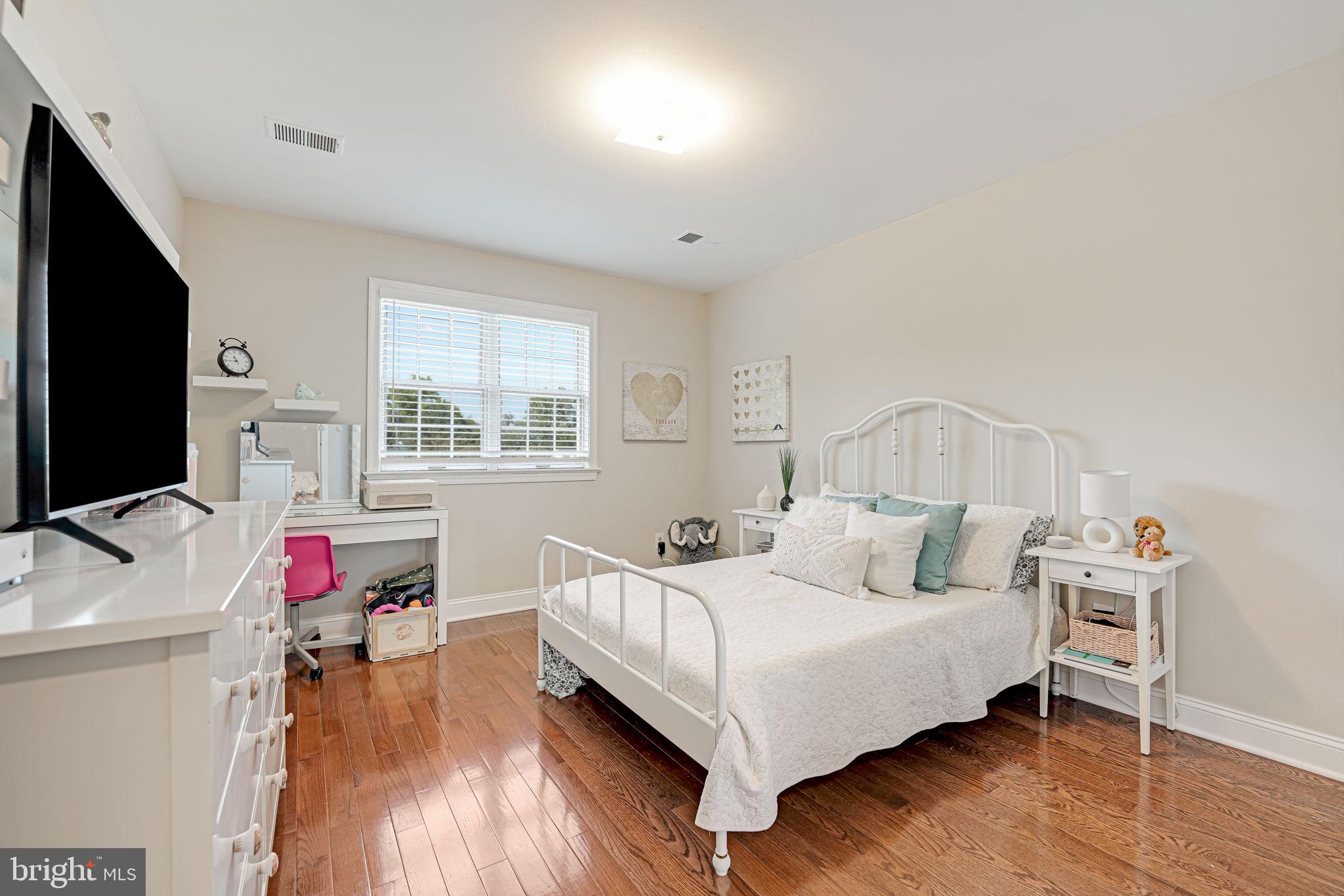 MONTOUR HEIGHTS - Residential