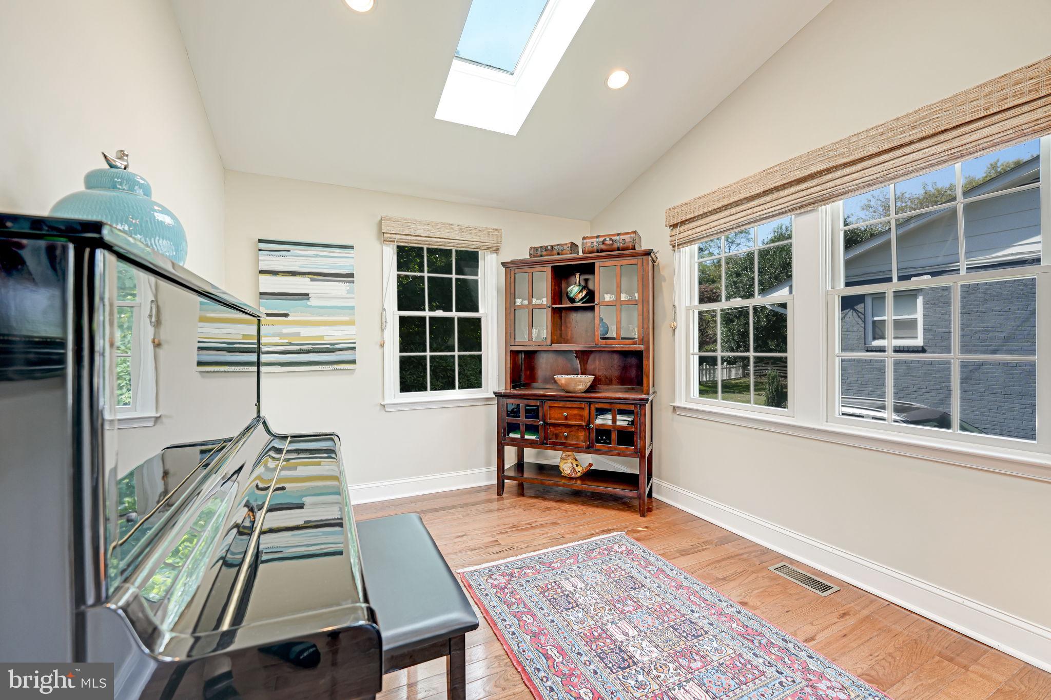 MONTOUR HEIGHTS - Residential