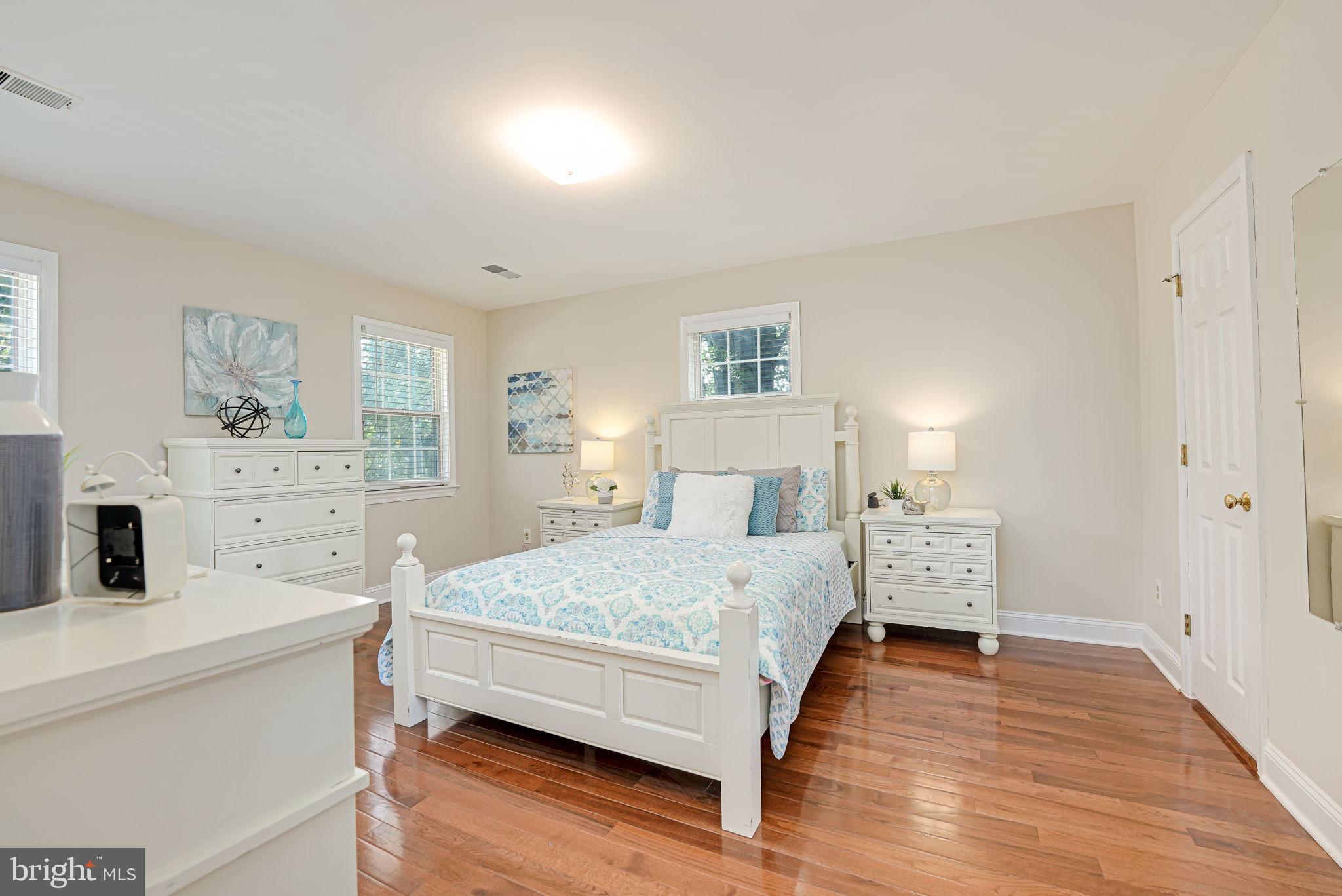 MONTOUR HEIGHTS - Residential