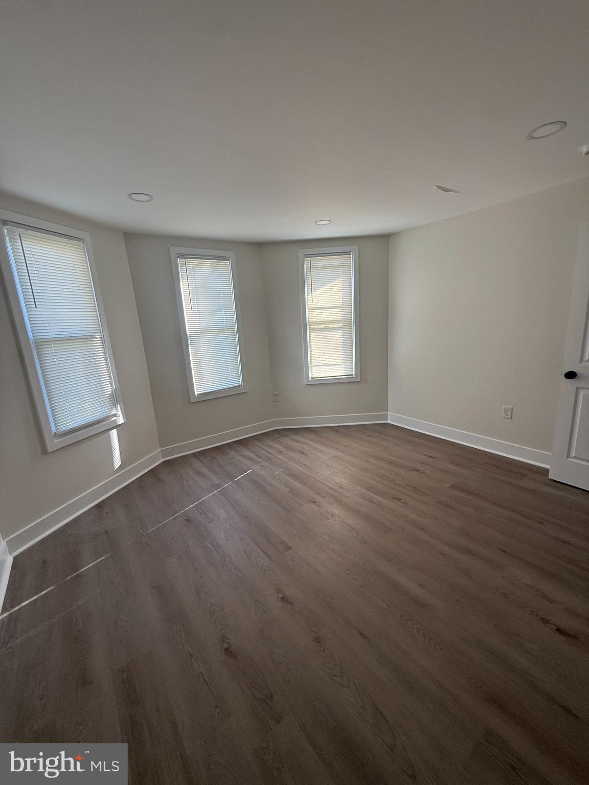 WINSTON GOVANS - Residential